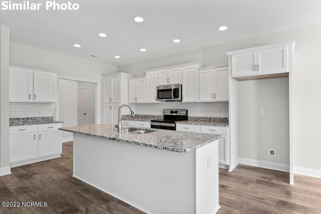 809 Colchester Reef Run