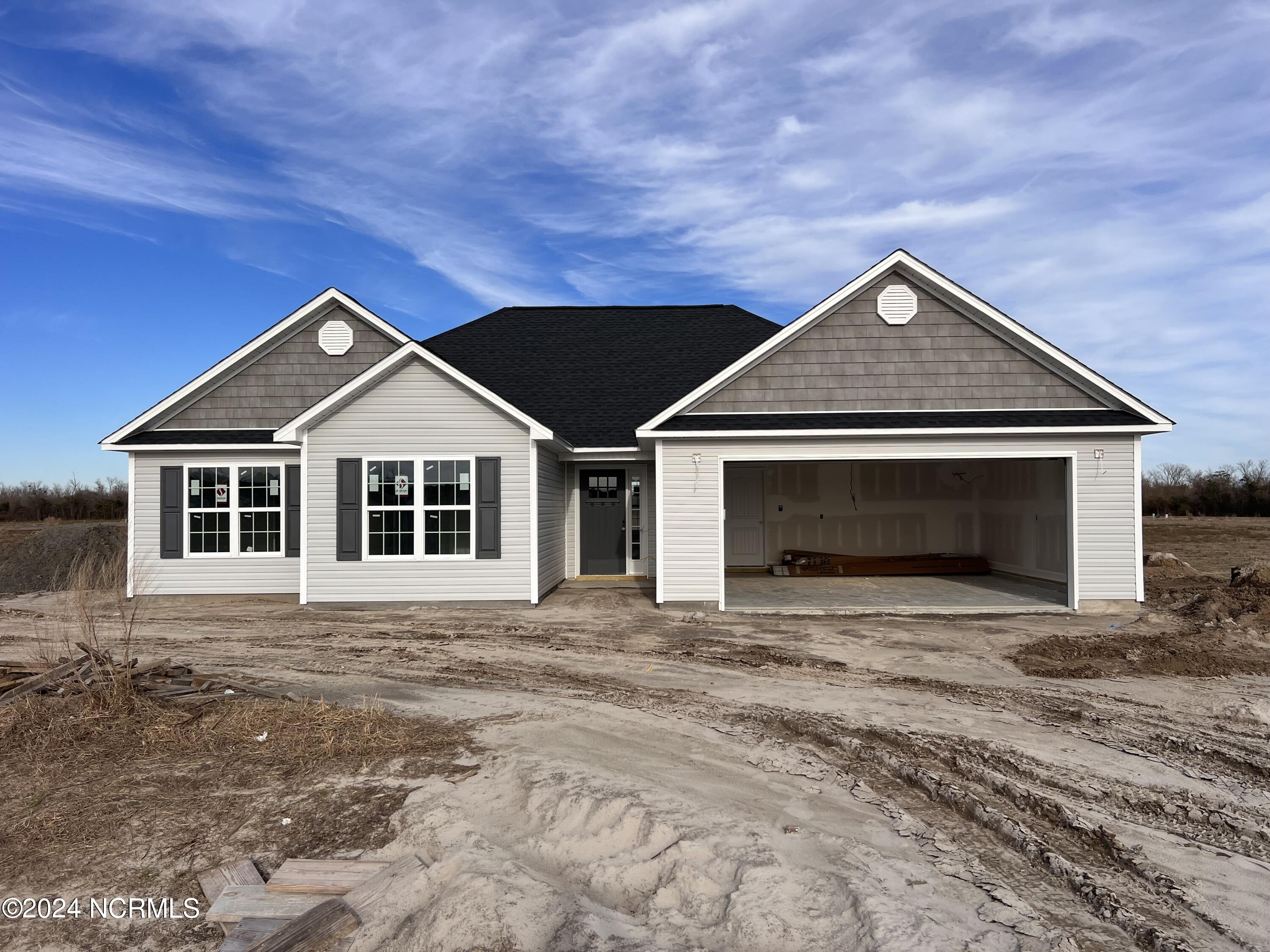 521 E Black Water Lane