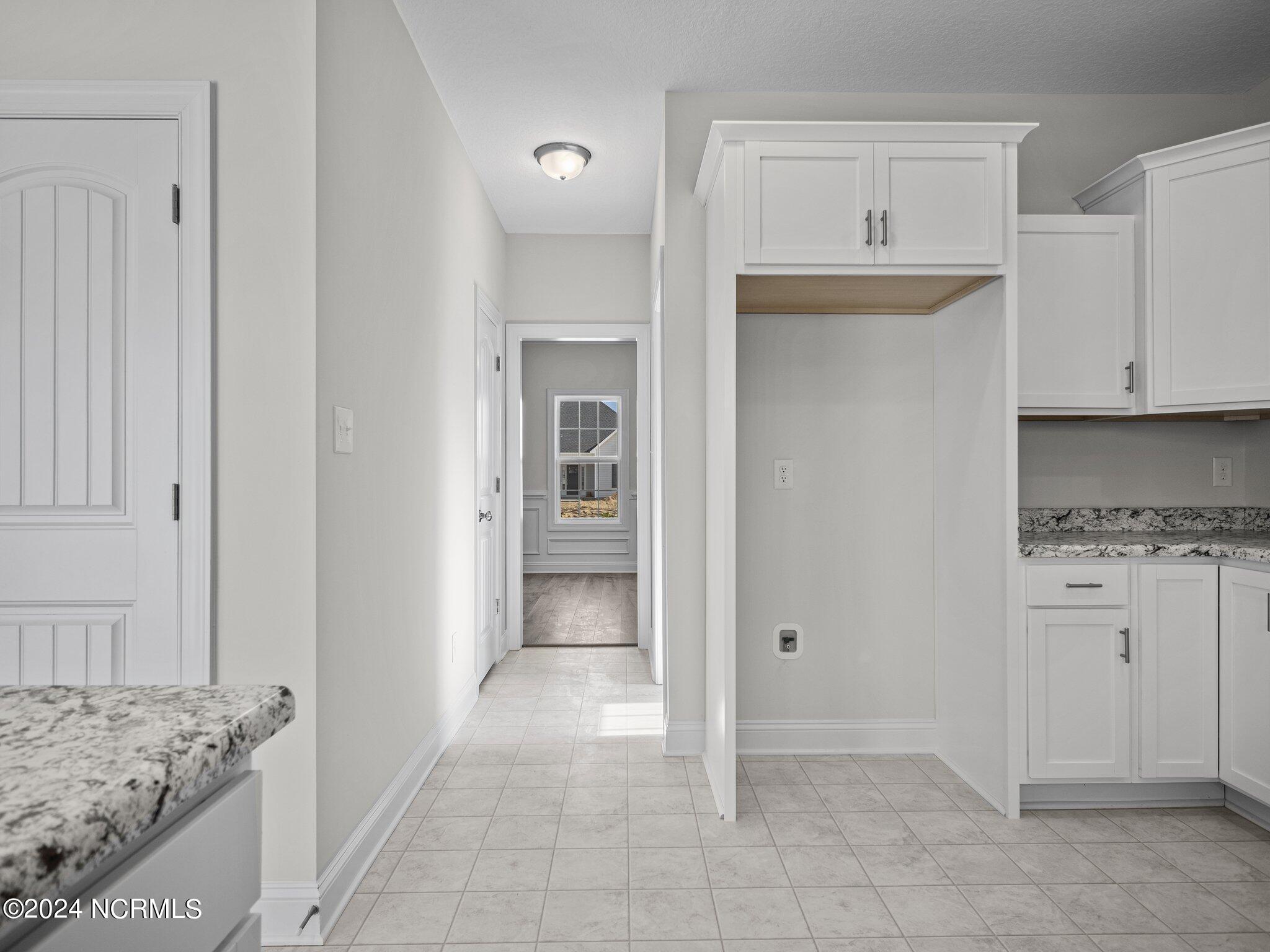 401 W Black Water Lane