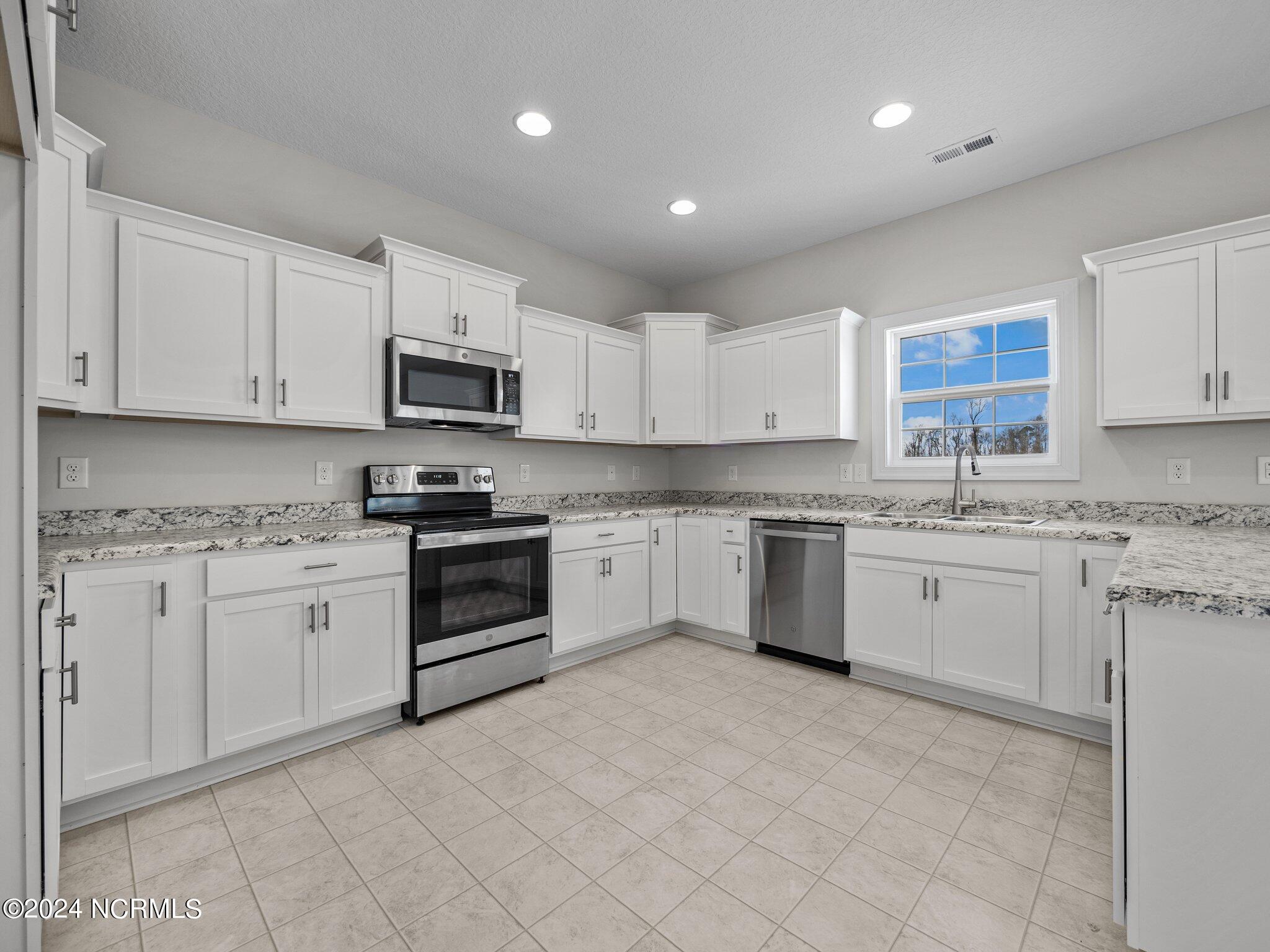 401 W Black Water Lane