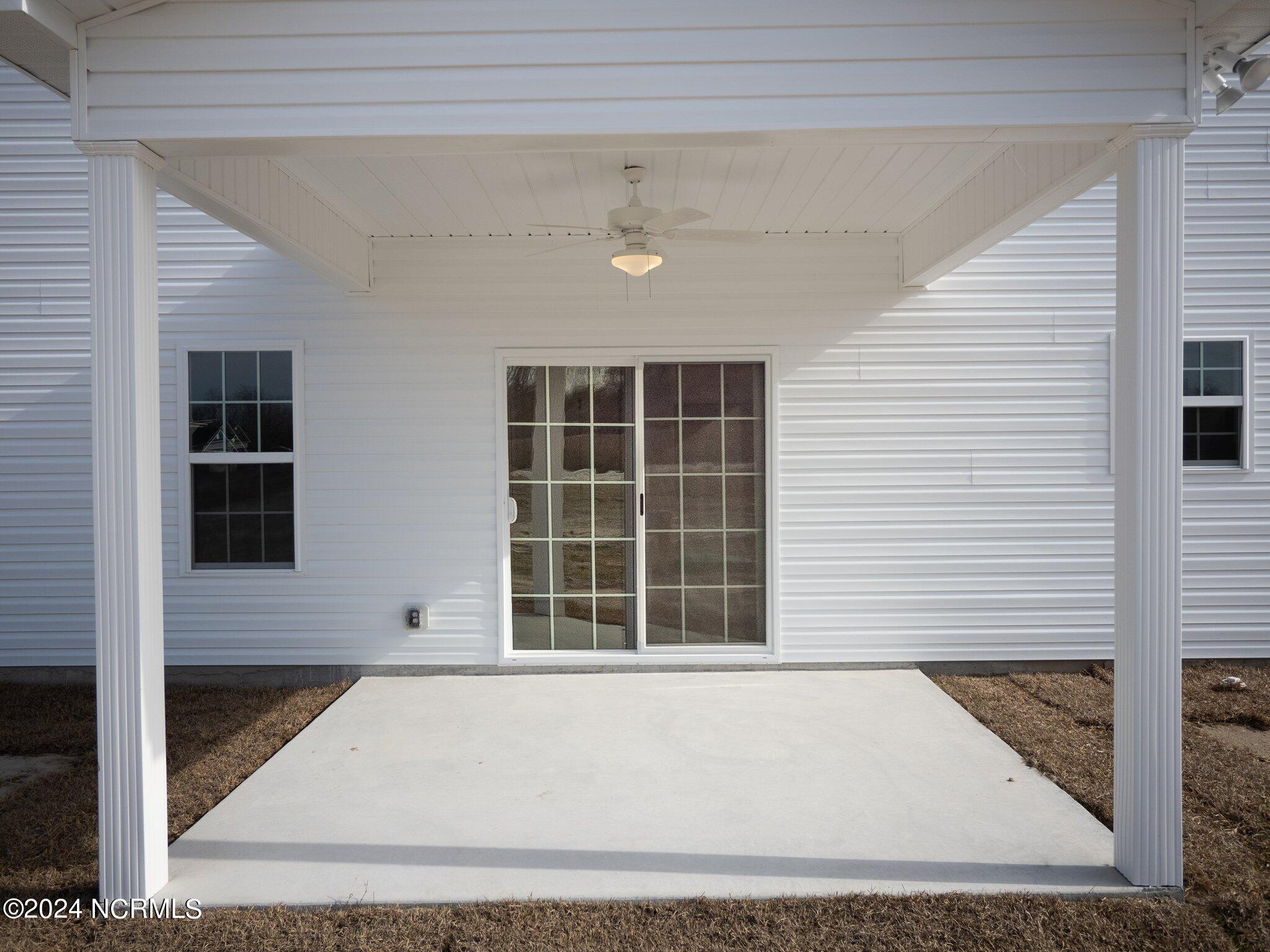 401 W Black Water Lane