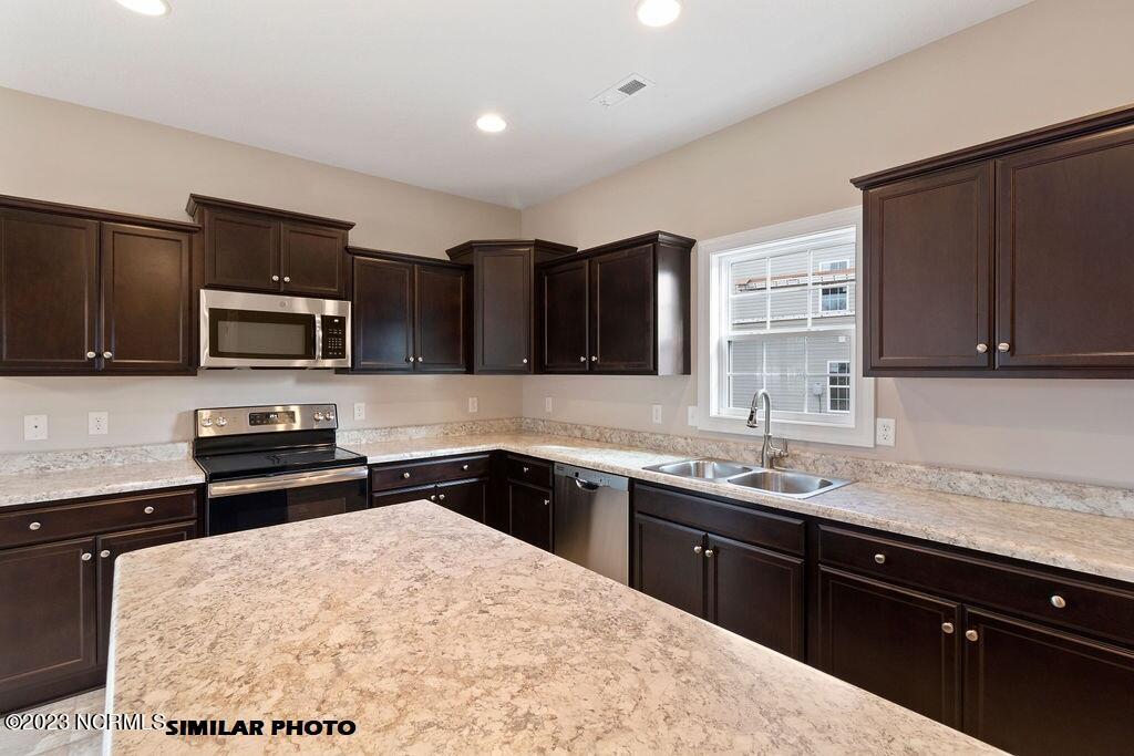 407 W Black Water Lane