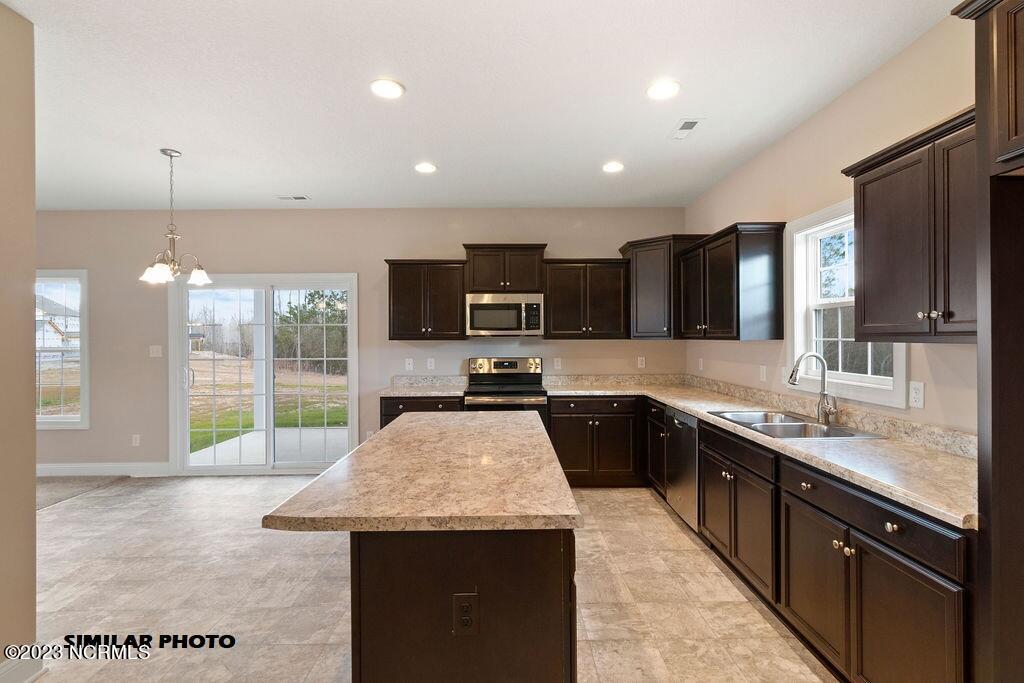 407 W Black Water Lane