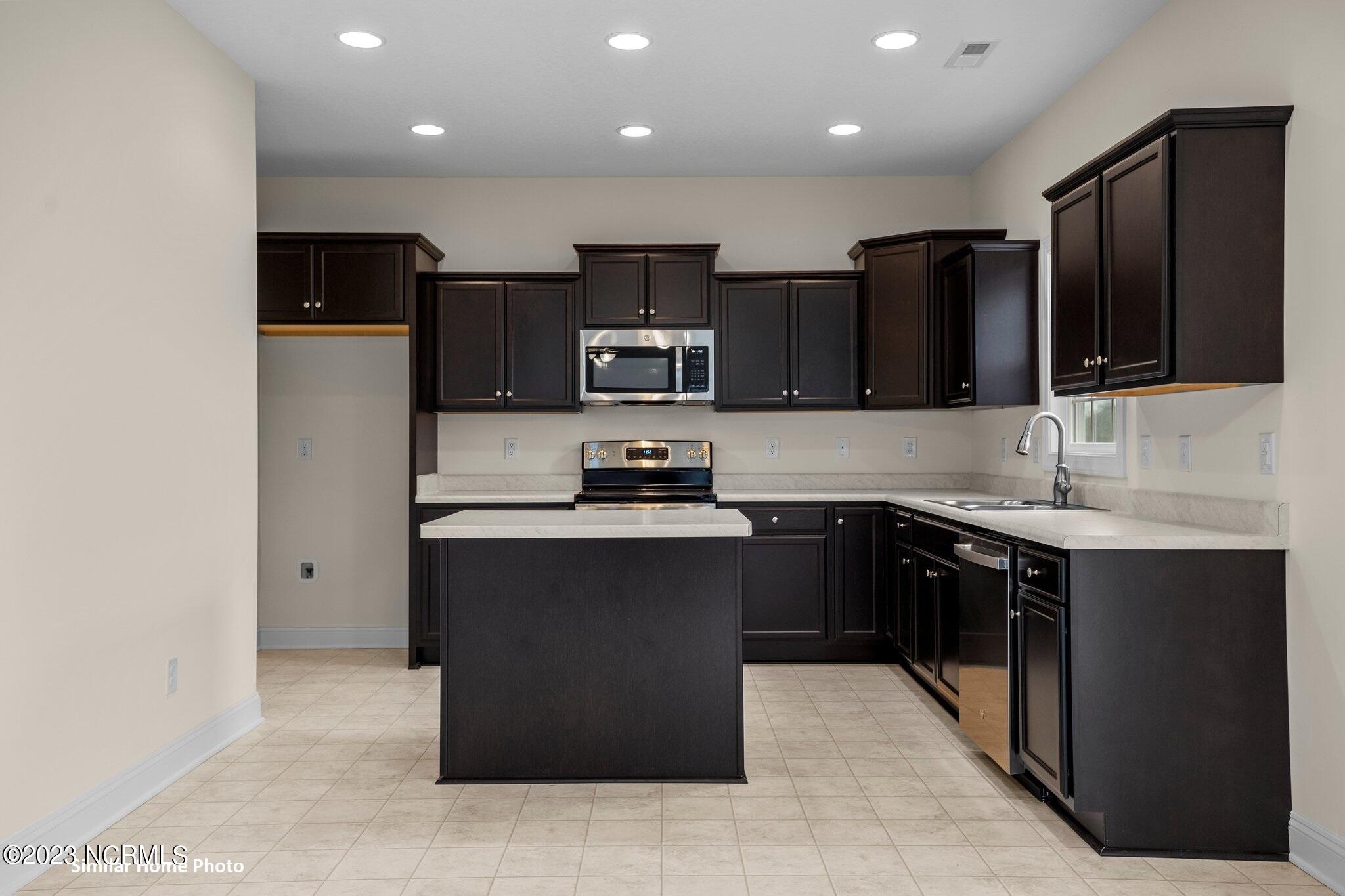 406 W Black Water Lane