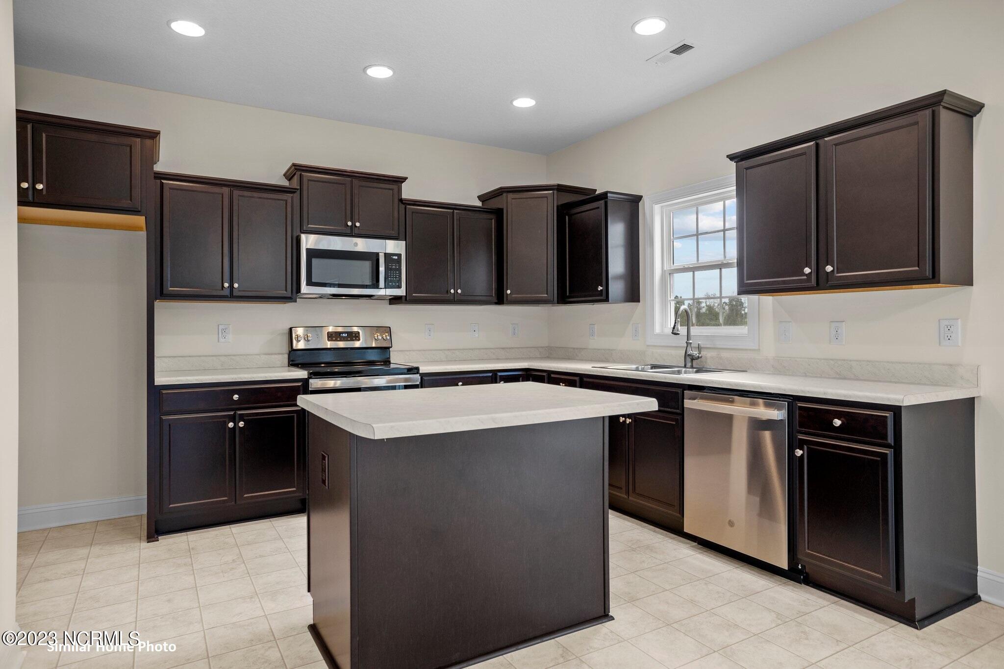 406 W Black Water Lane