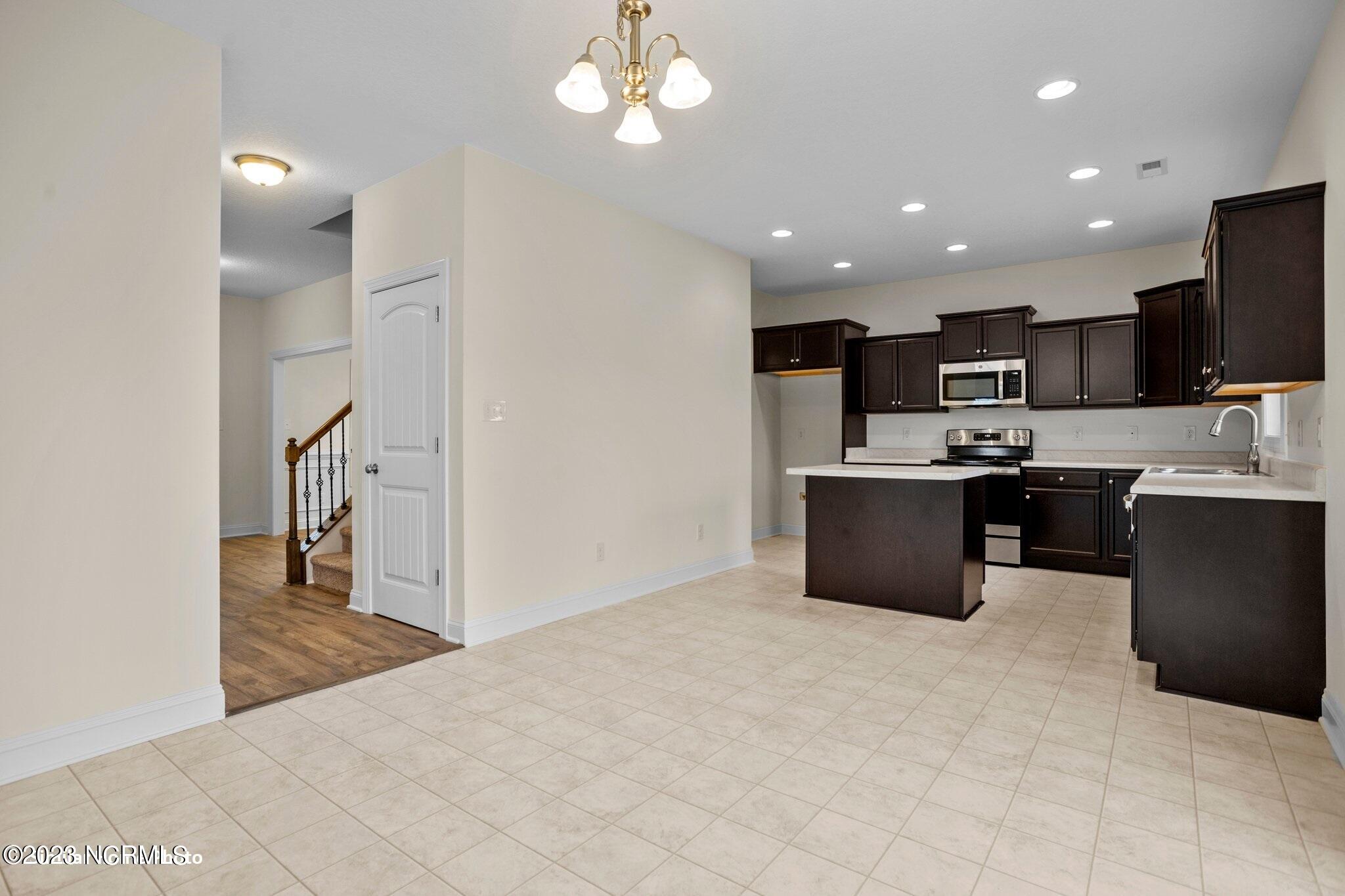 406 W Black Water Lane