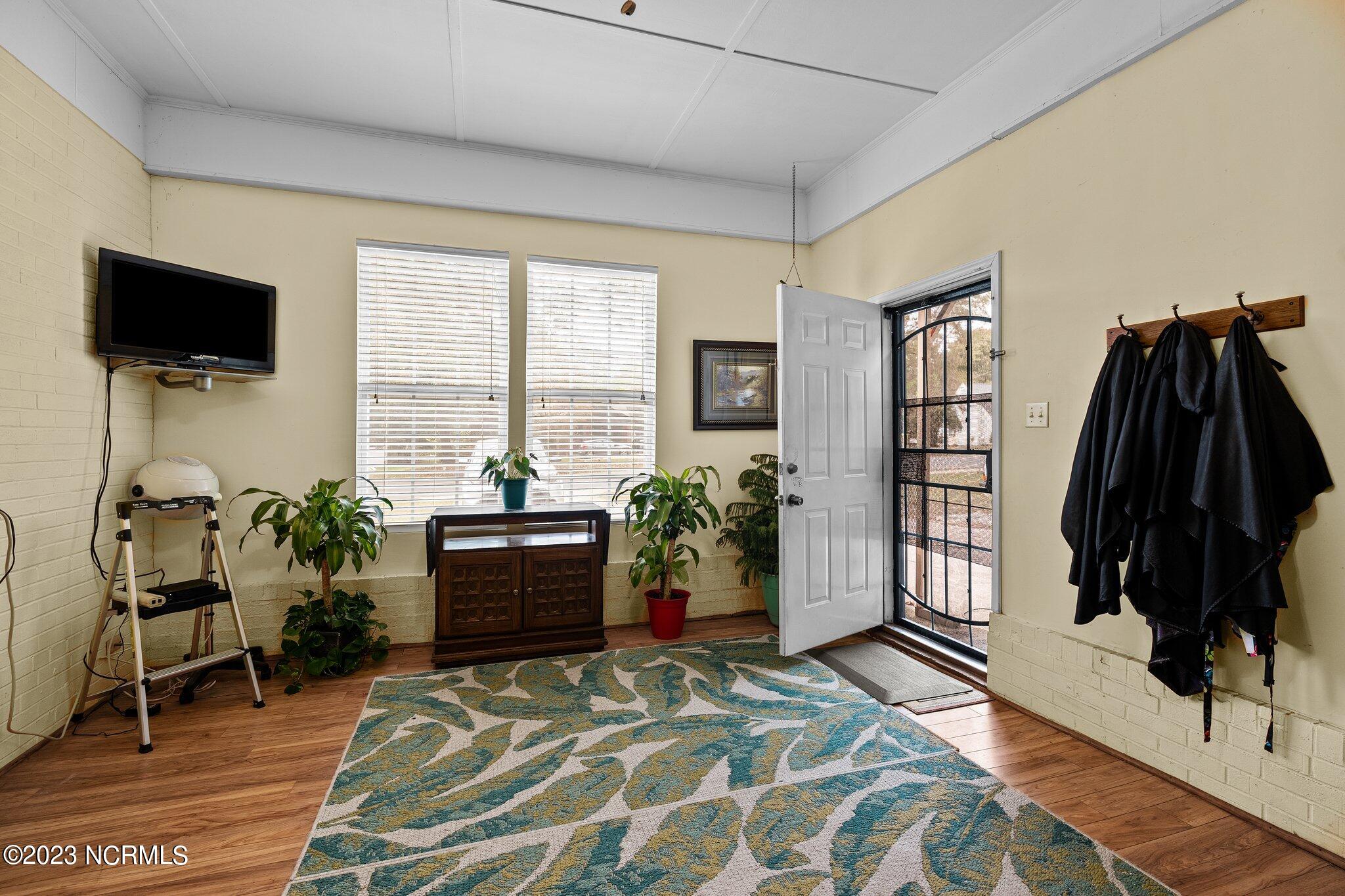 1111 Vandora Springs Road