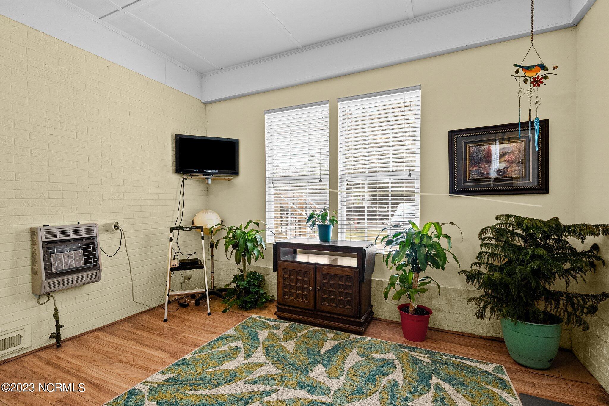 1111 Vandora Springs Road