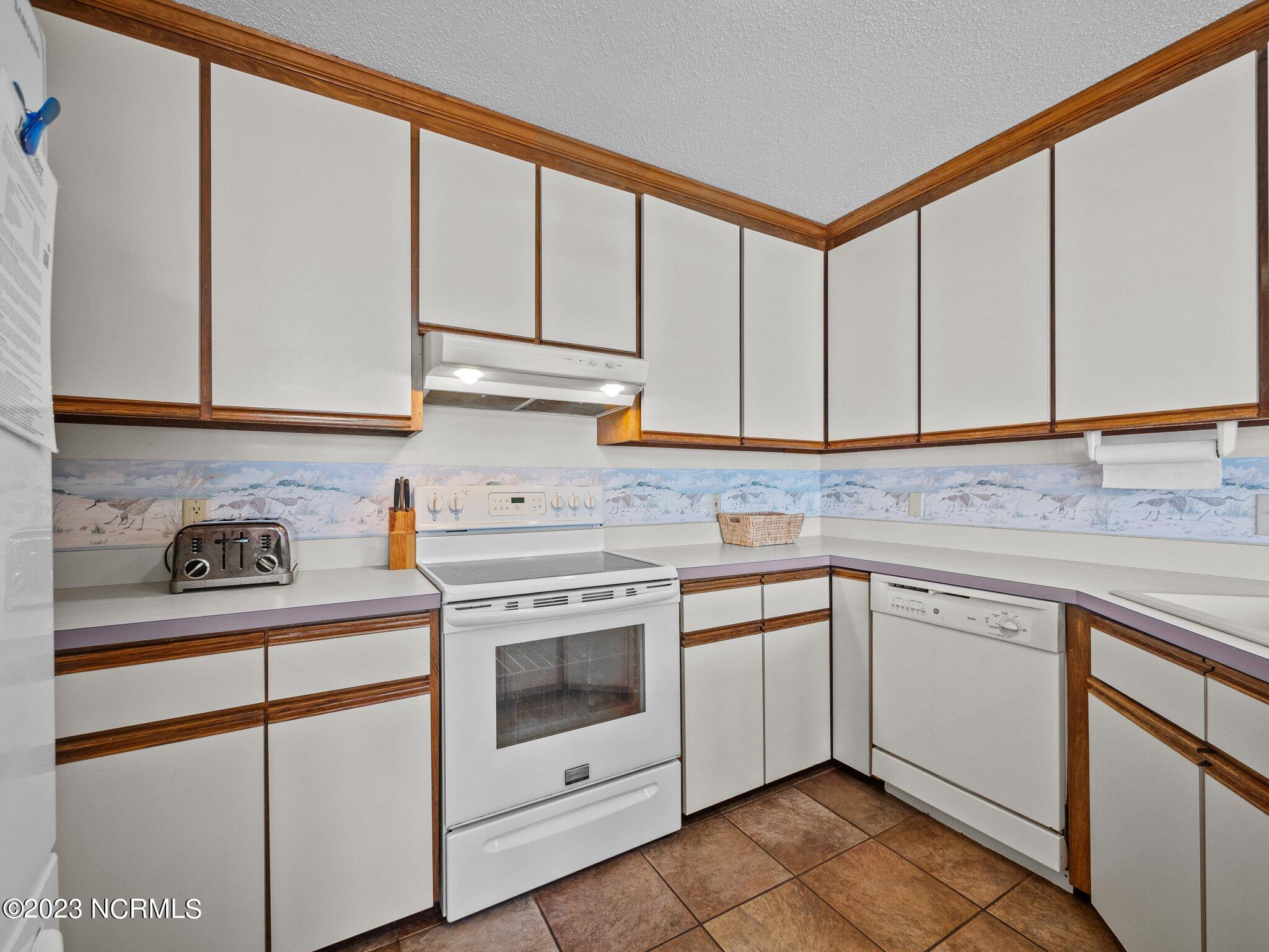 5701 Ocean Drive, E & W