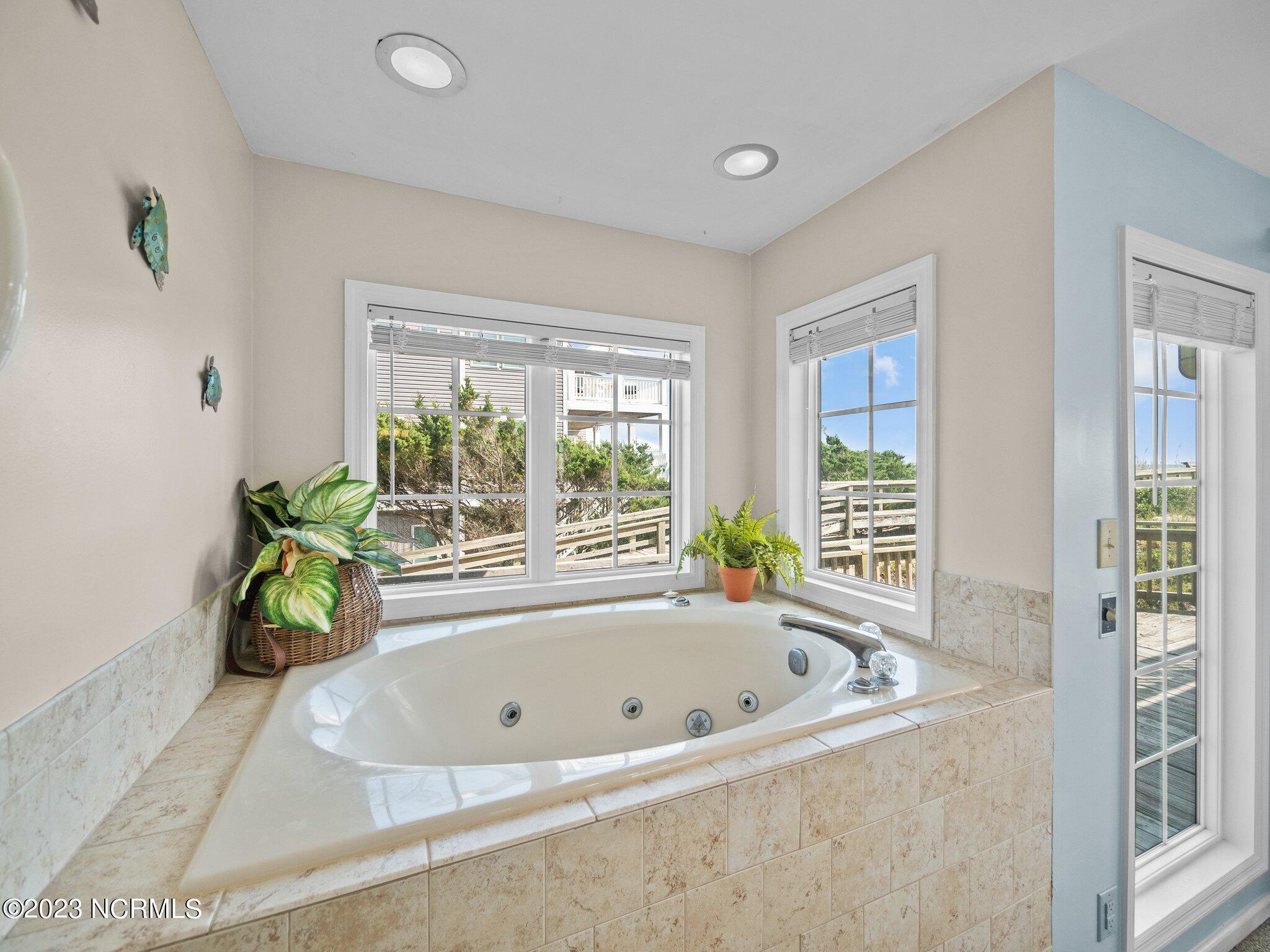 5701 Ocean Drive, E & W