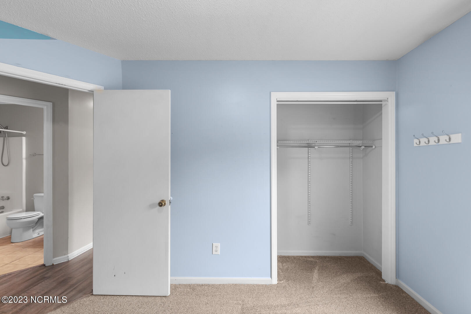 500 Fieldstone Place