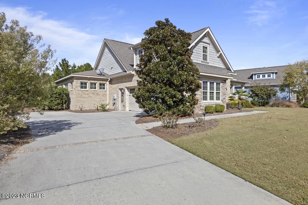 2627 Sugargrove Trail NE