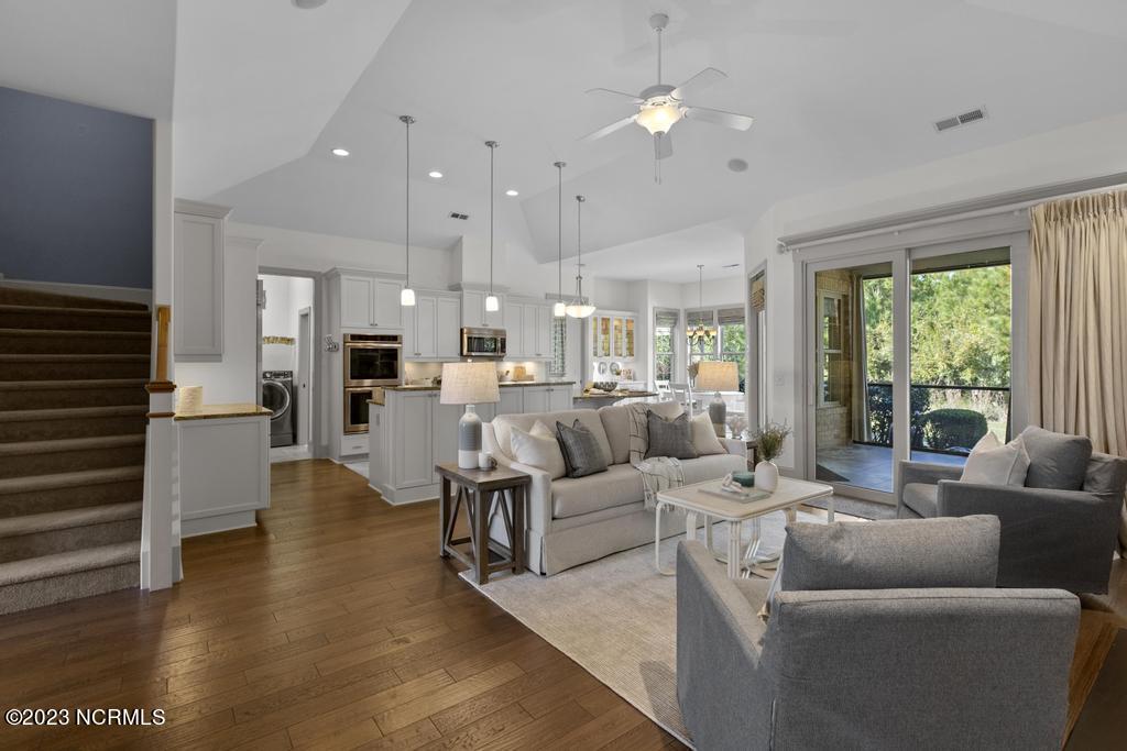 2627 Sugargrove Trail NE