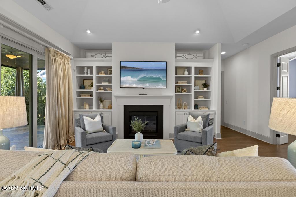 2627 Sugargrove Trail NE