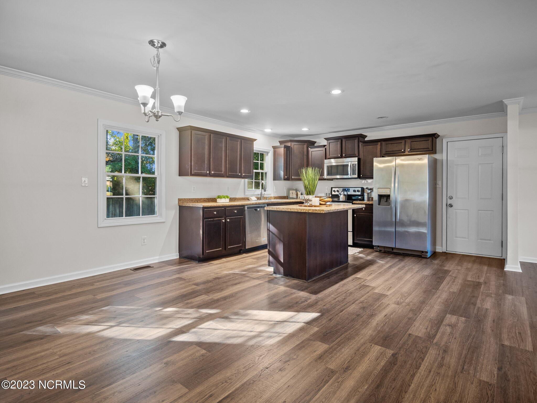 120 Meadowview Court