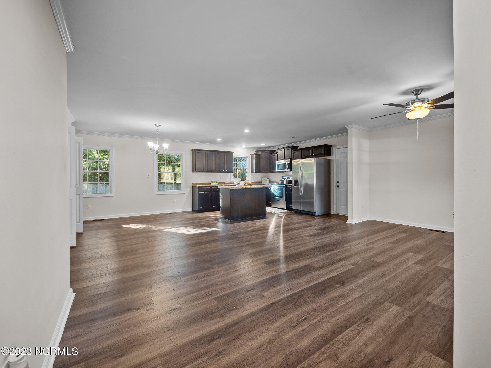 120 Meadowview Court