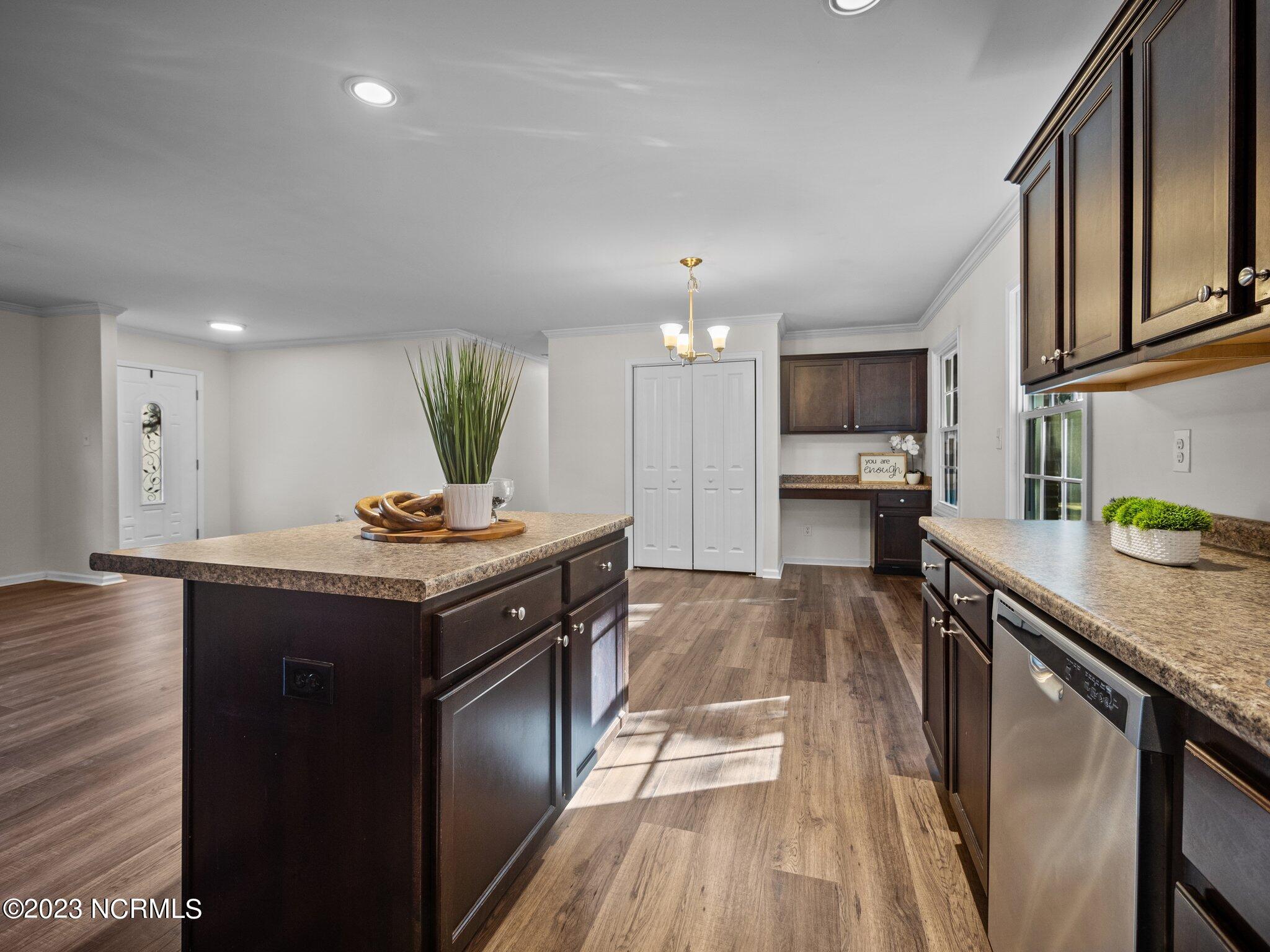 120 Meadowview Court