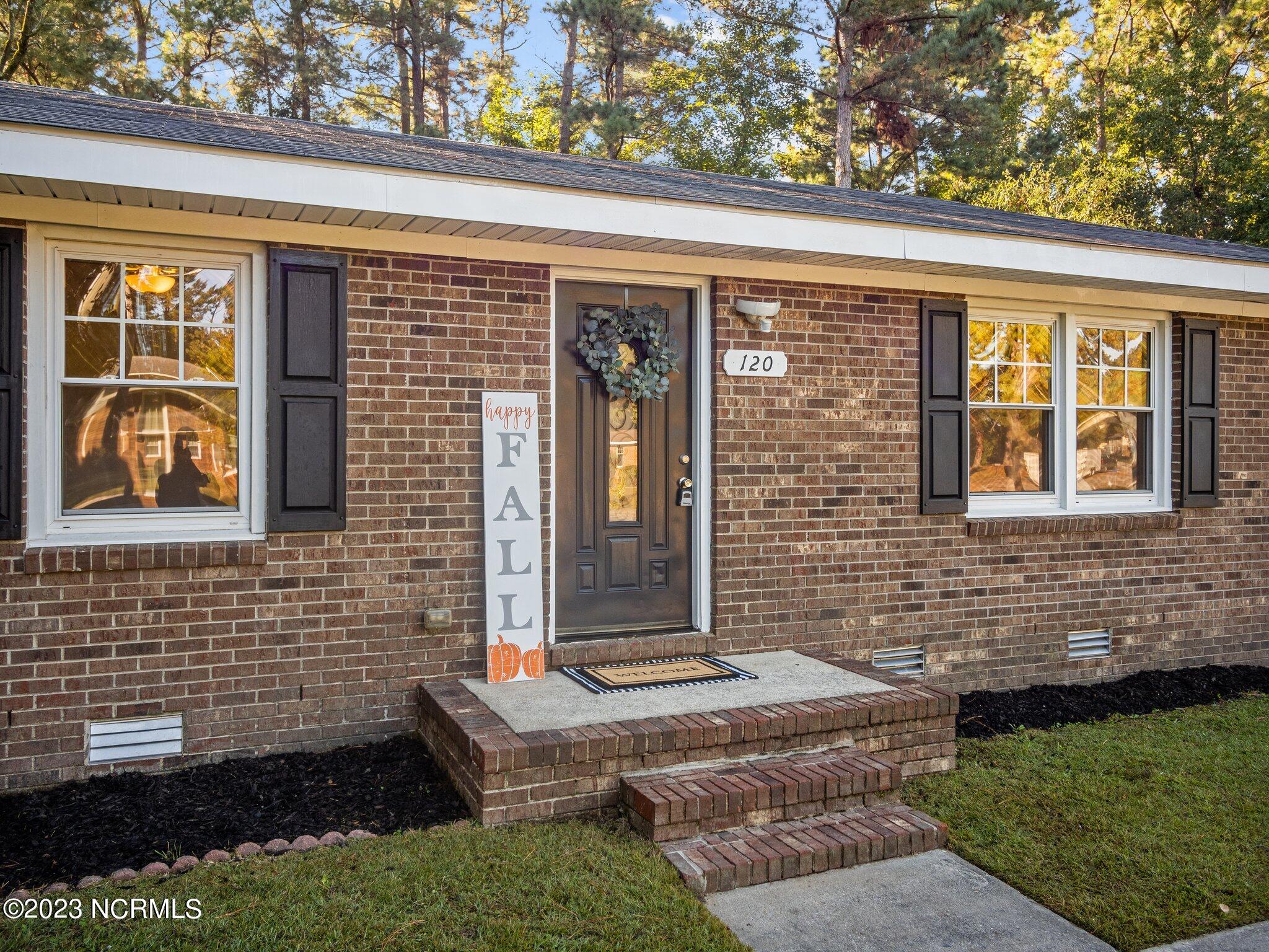 120 Meadowview Court