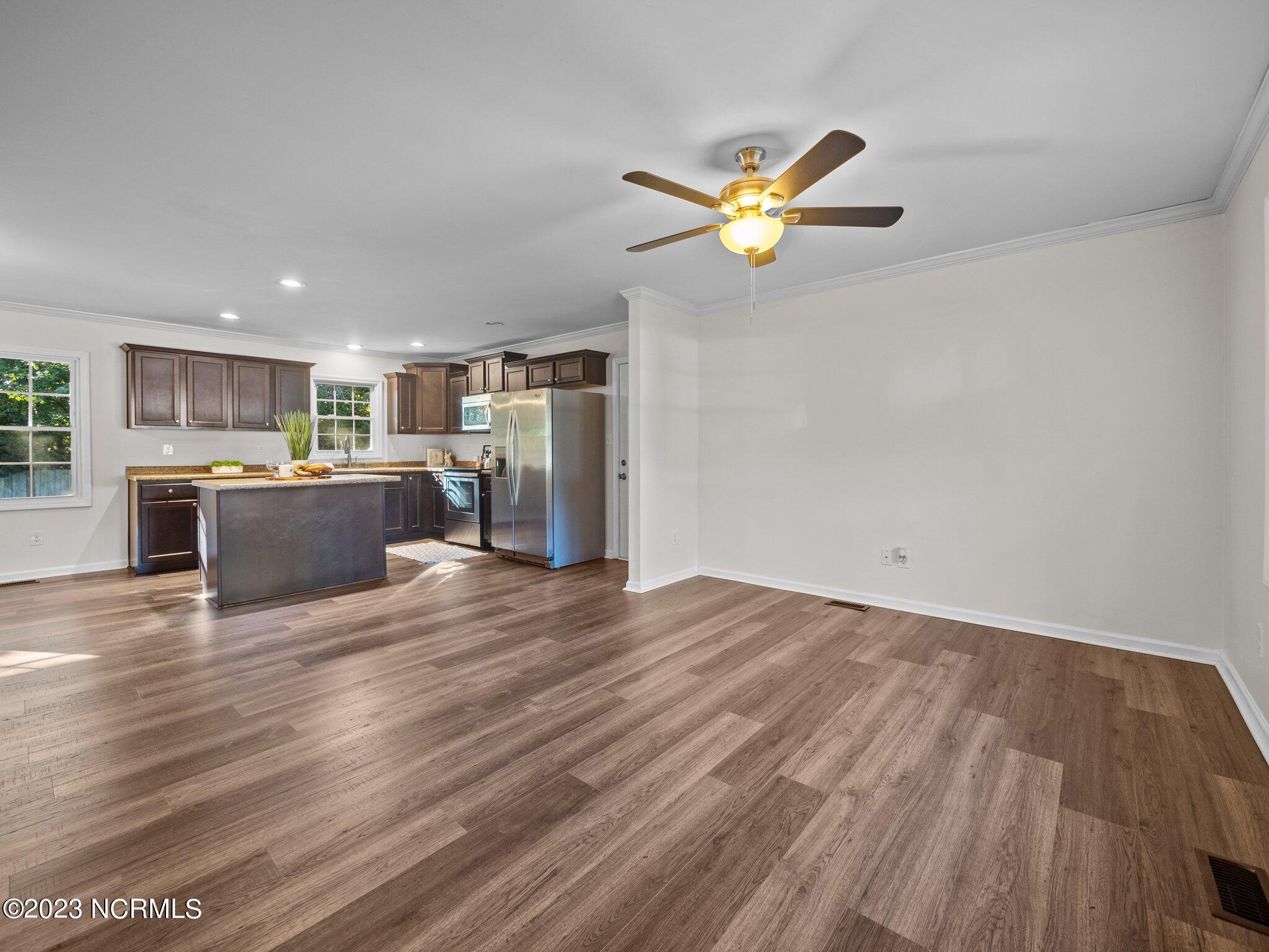 120 Meadowview Court