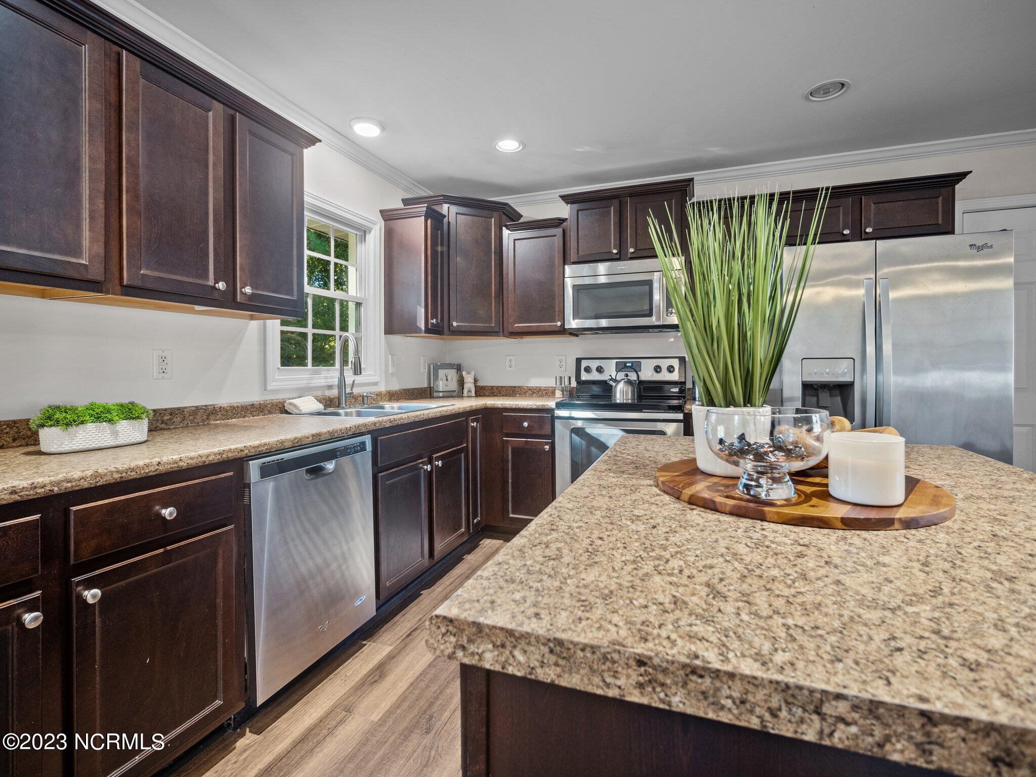 120 Meadowview Court