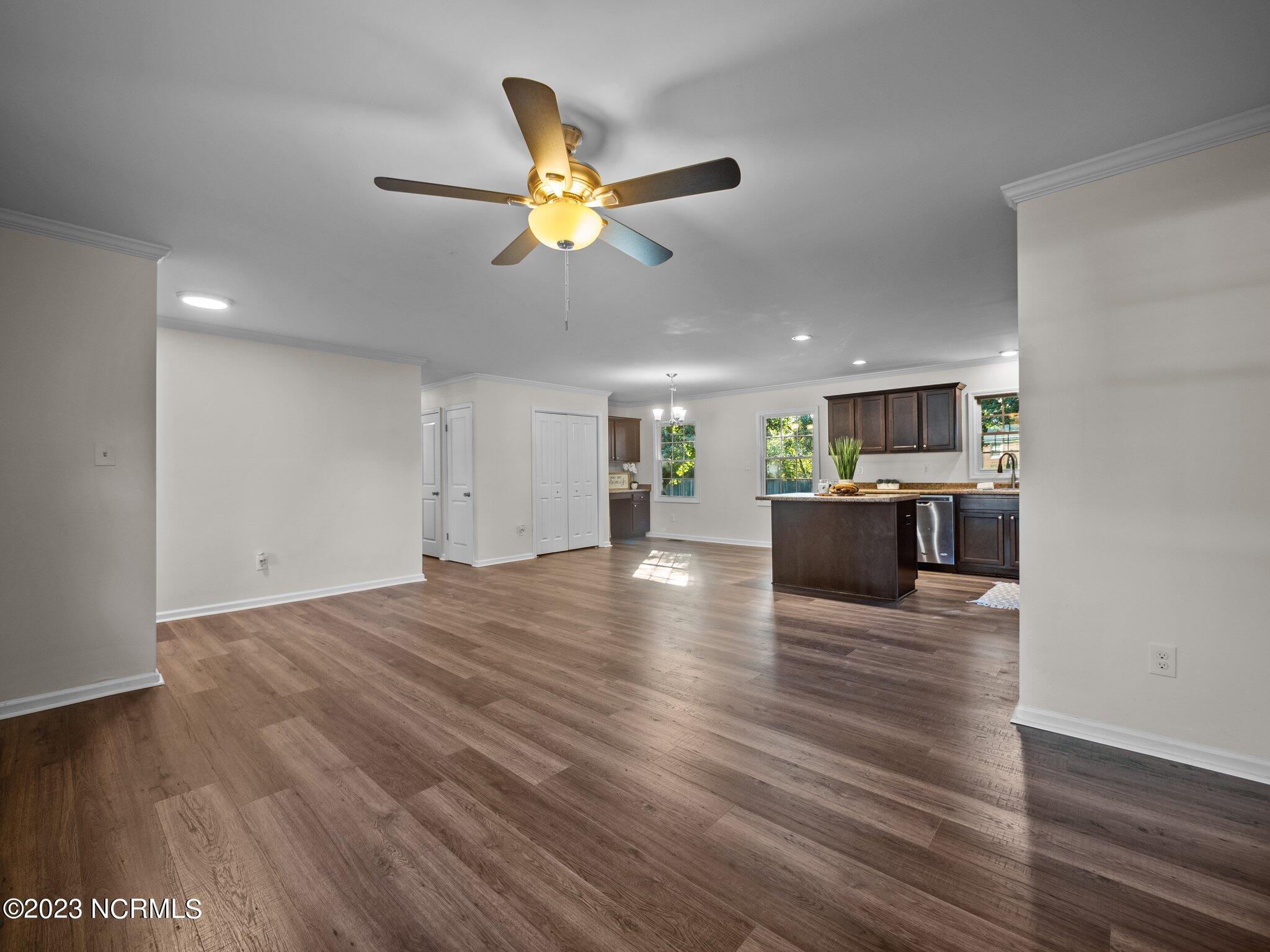 120 Meadowview Court