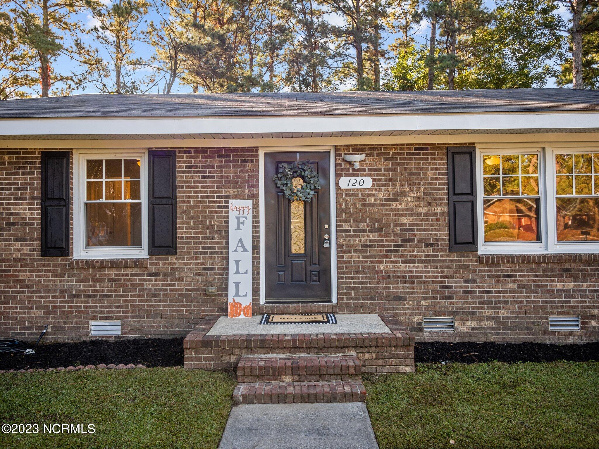 120 Meadowview Court