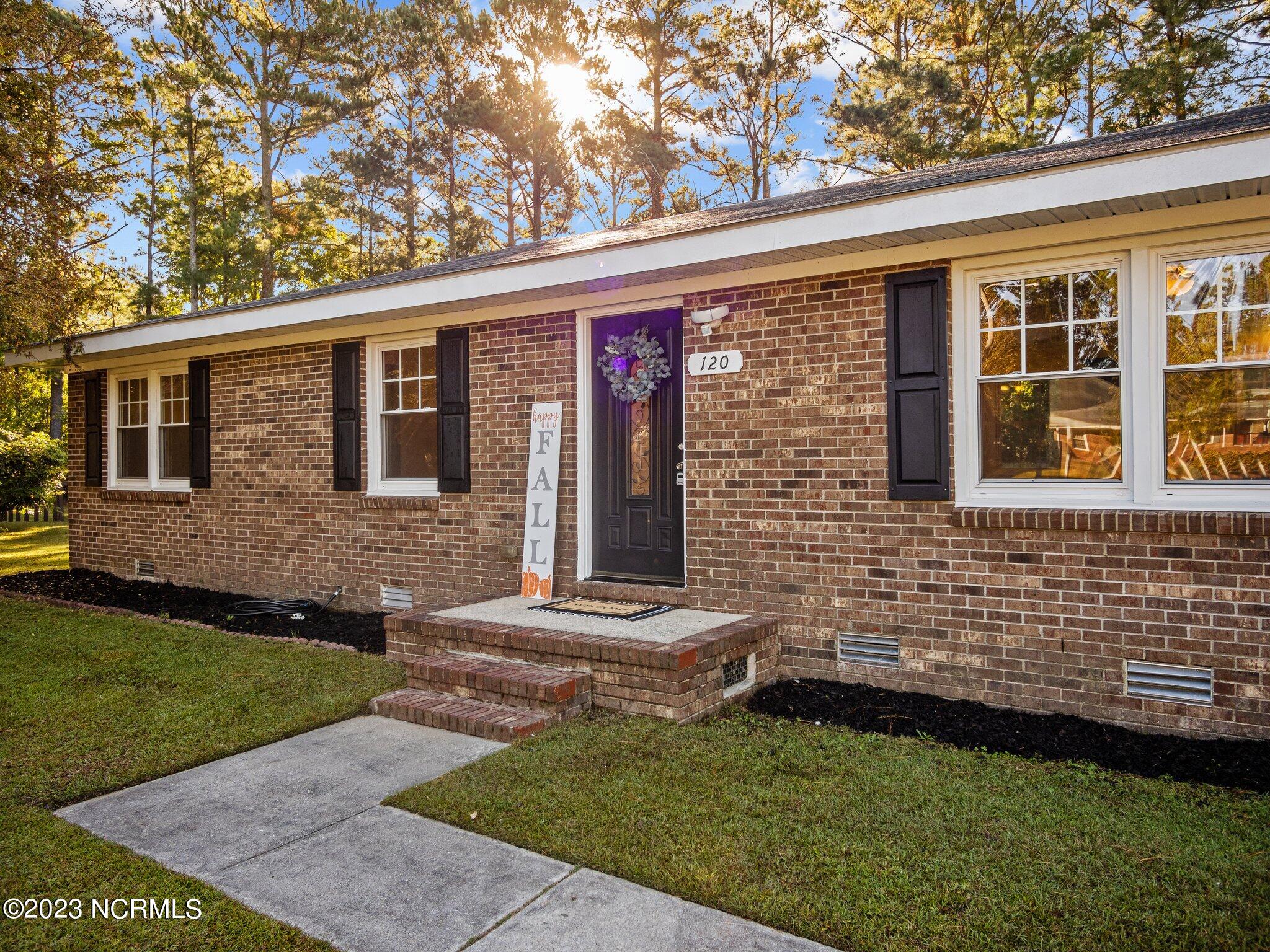 120 Meadowview Court