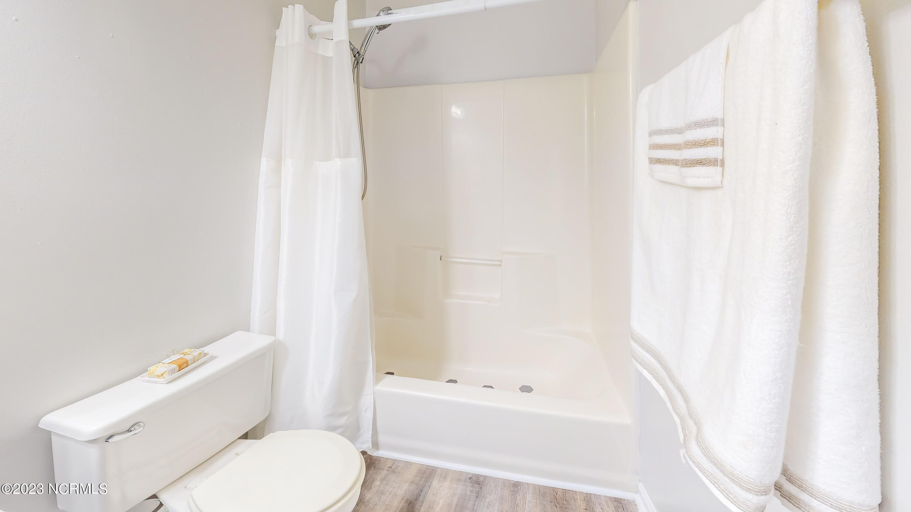 3013 E Windgate Court