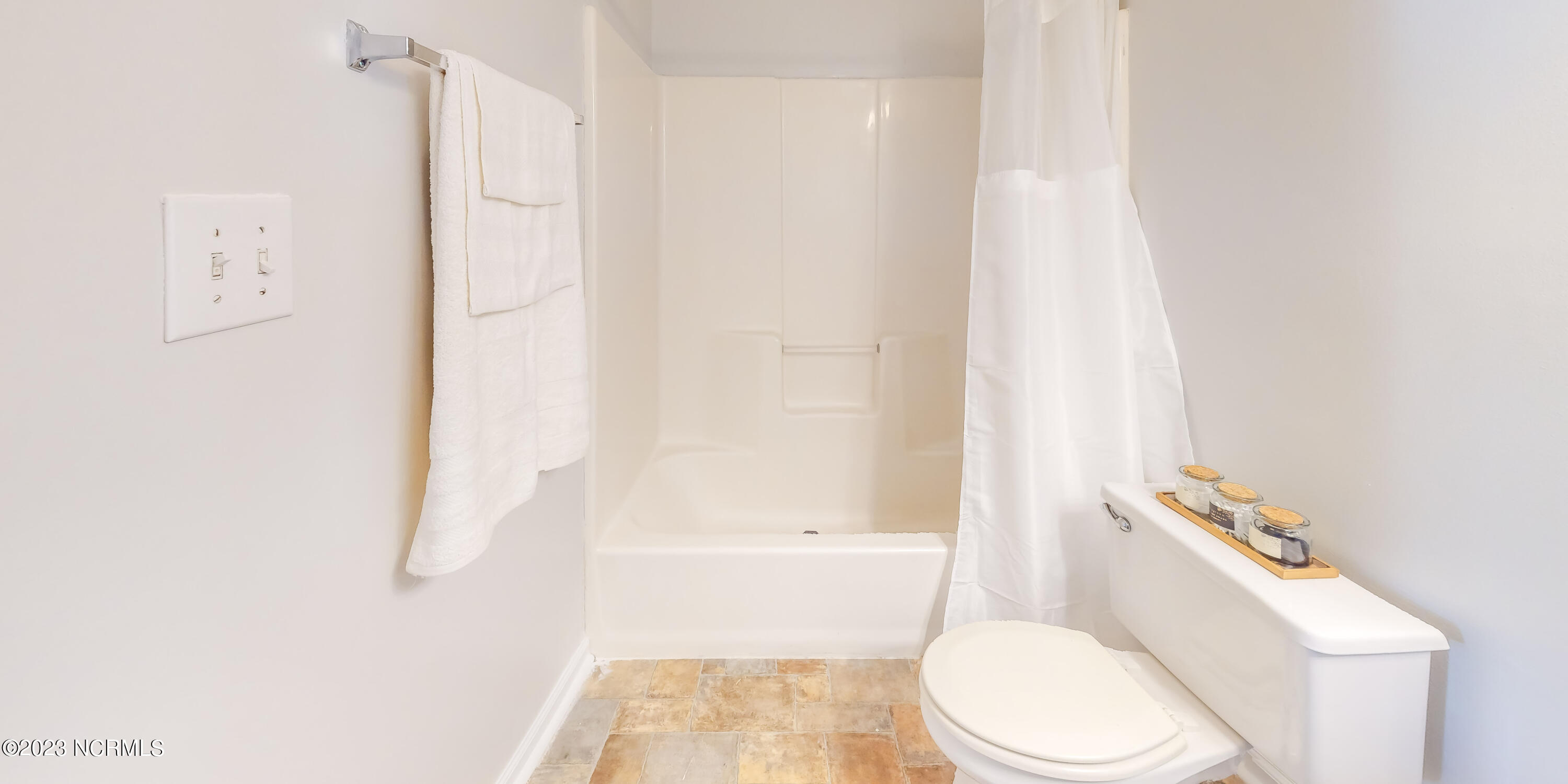 3013 E Windgate Court