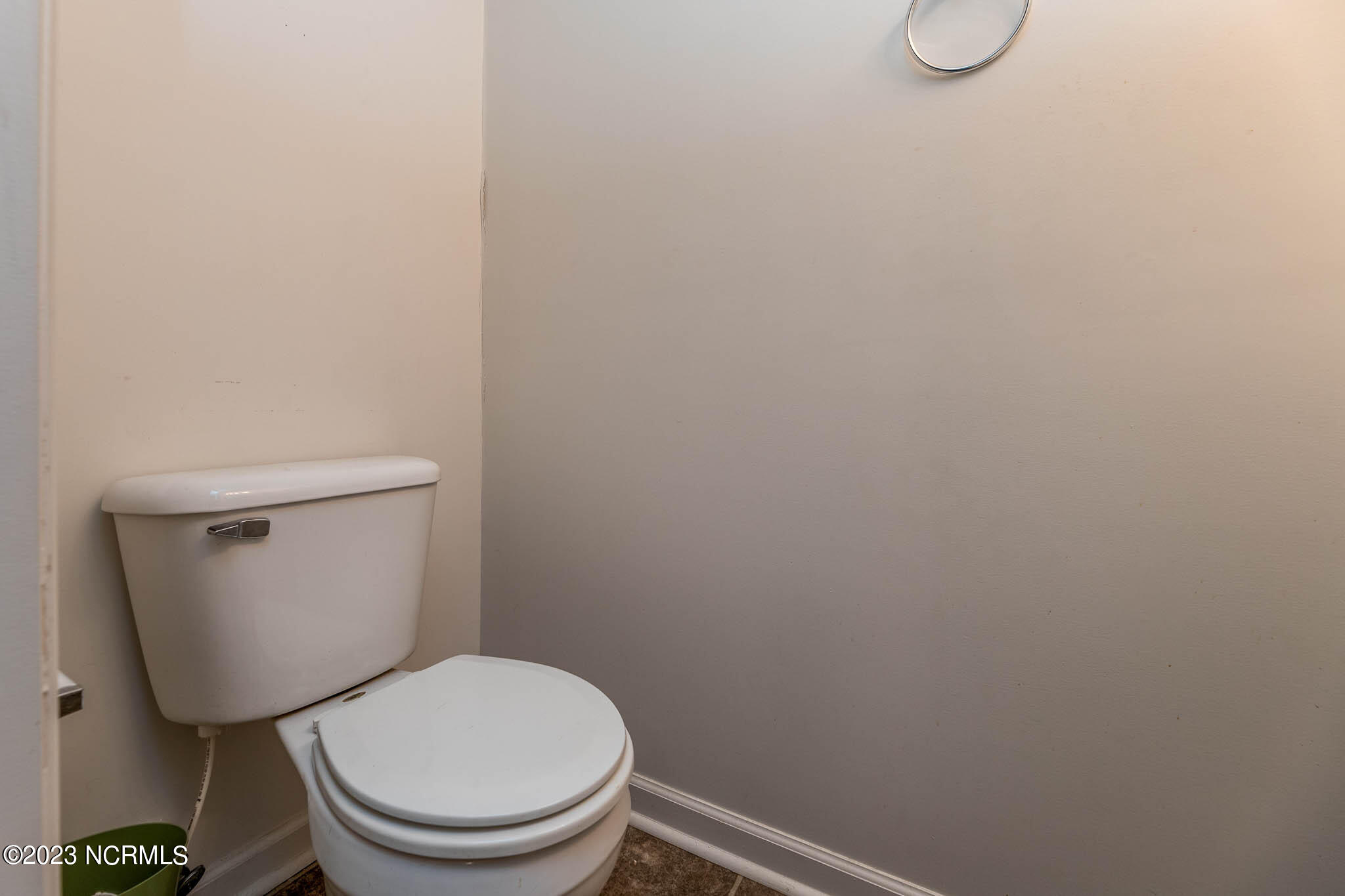 27 E Doris Avenue, 111