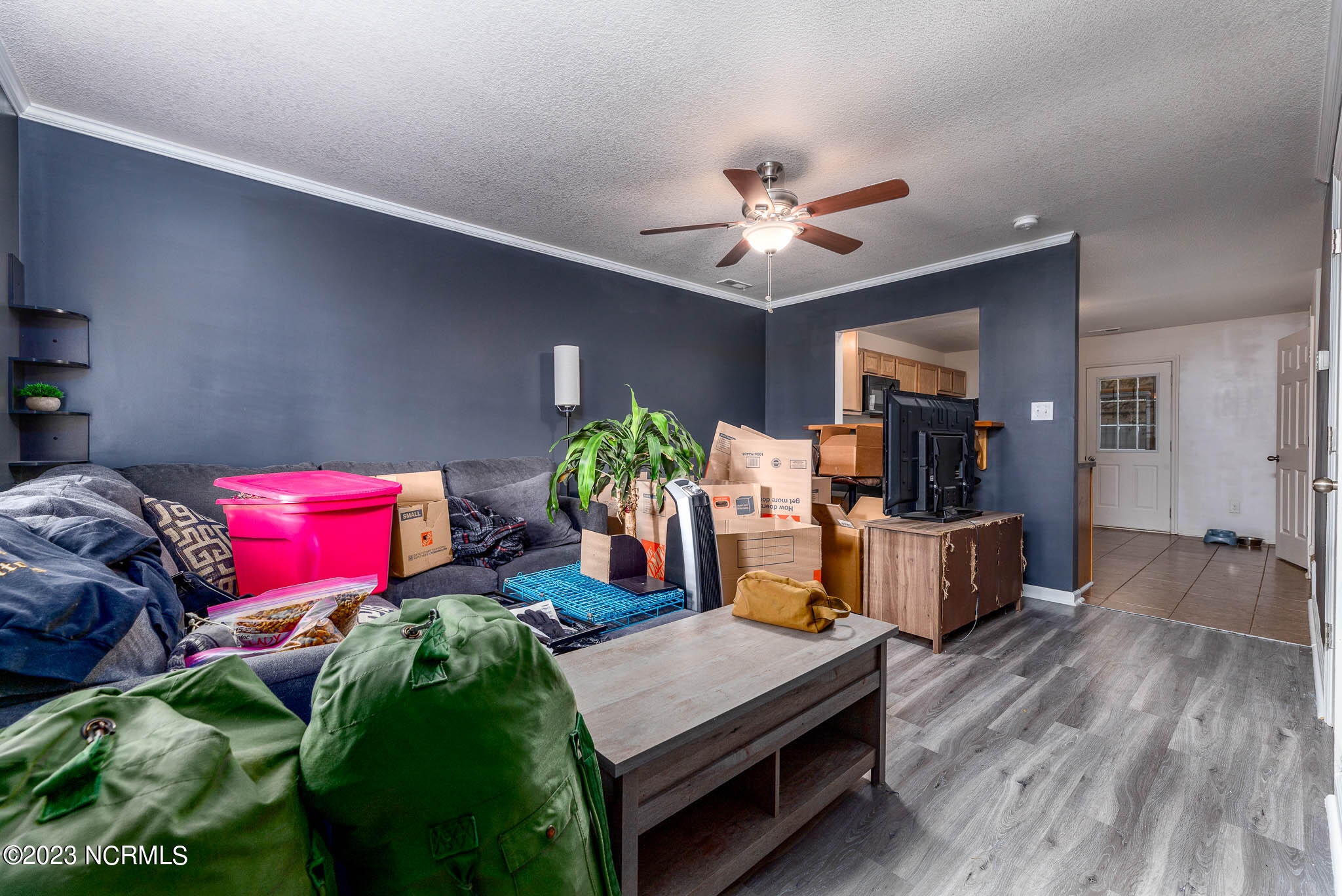 27 E Doris Avenue, 111