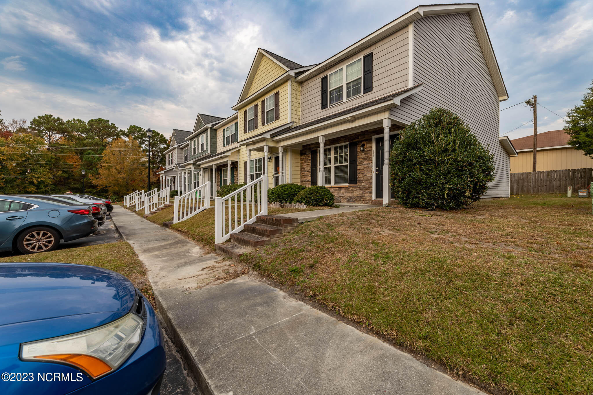 27 E Doris Avenue, 111