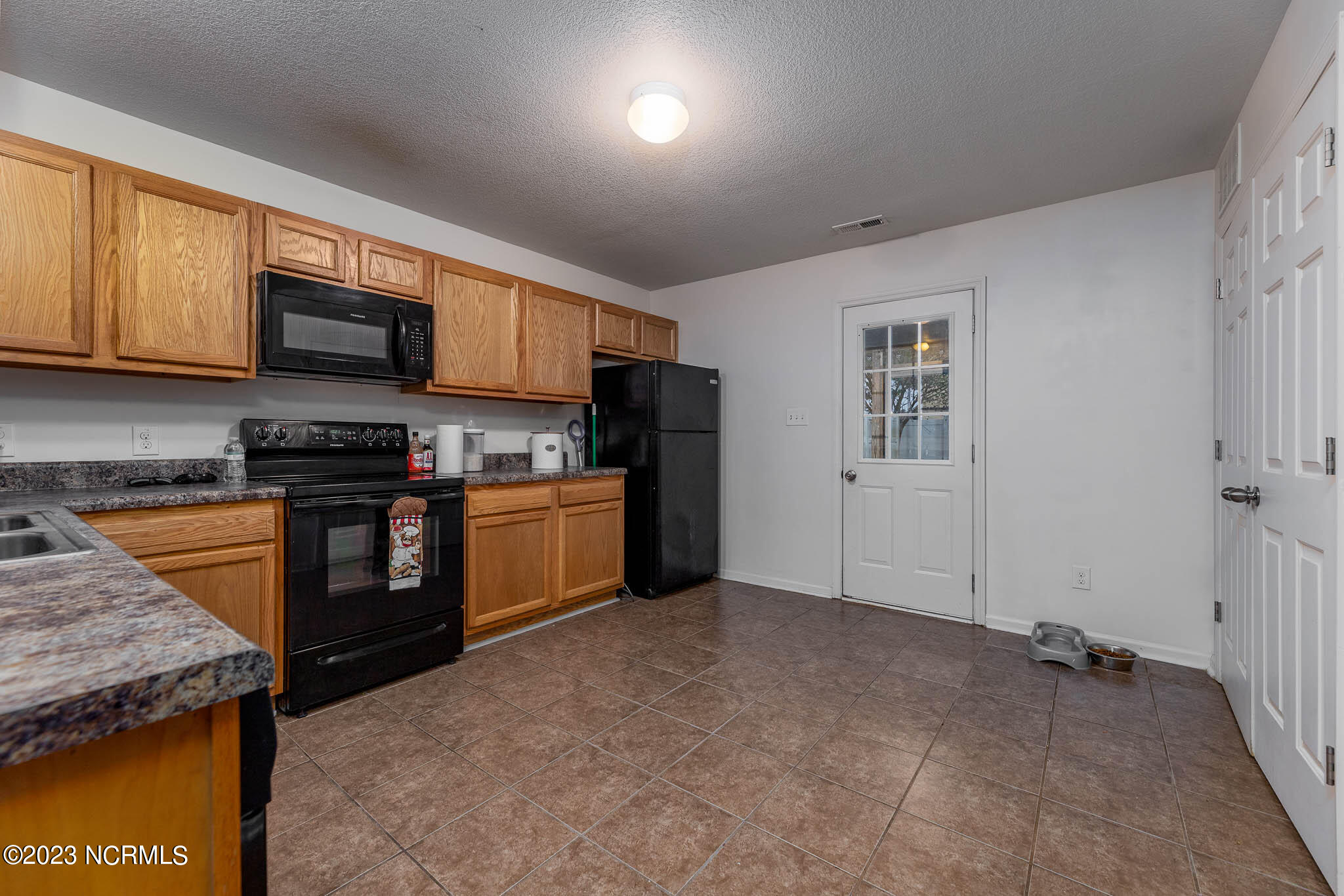 27 E Doris Avenue, 111