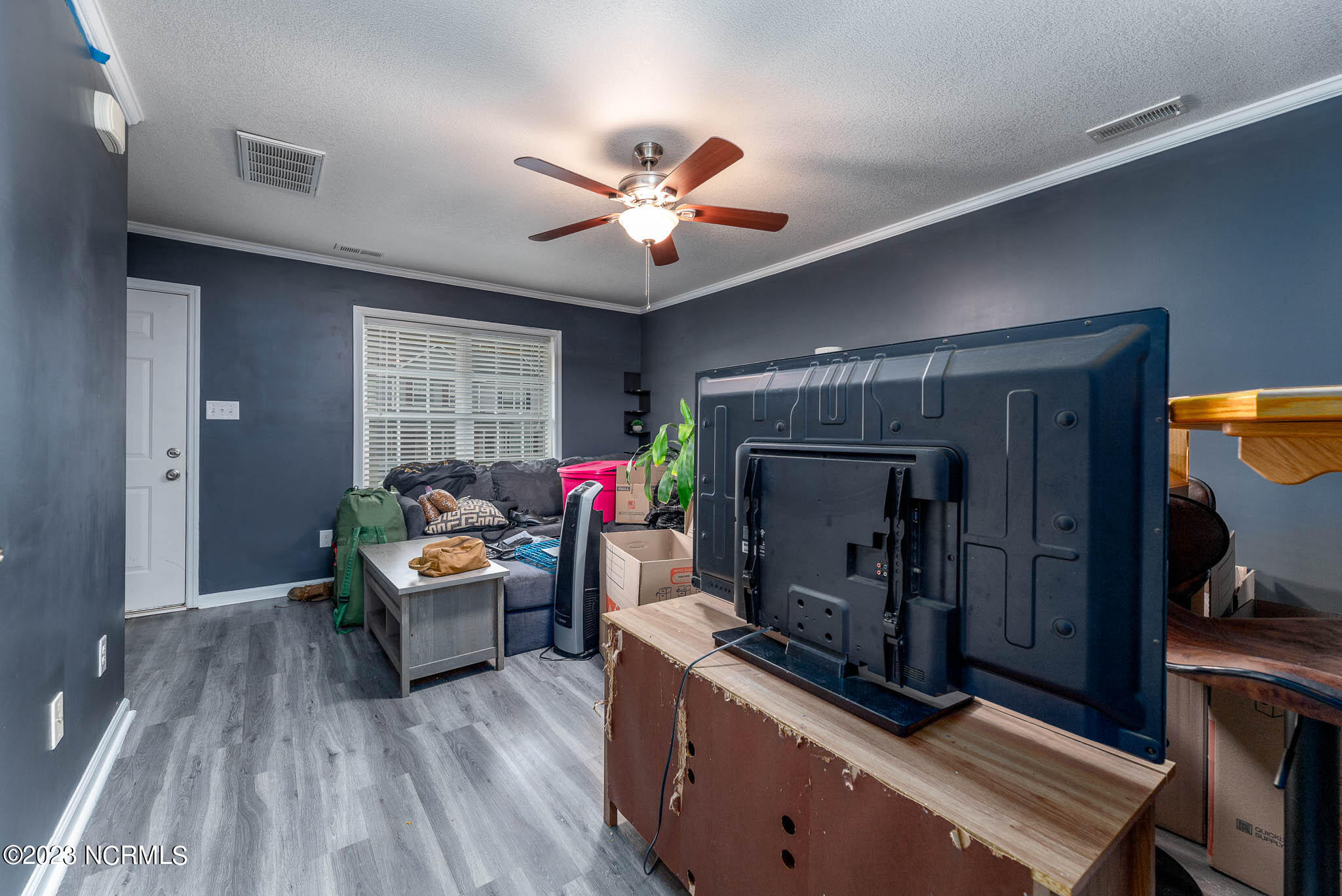 27 E Doris Avenue, 111