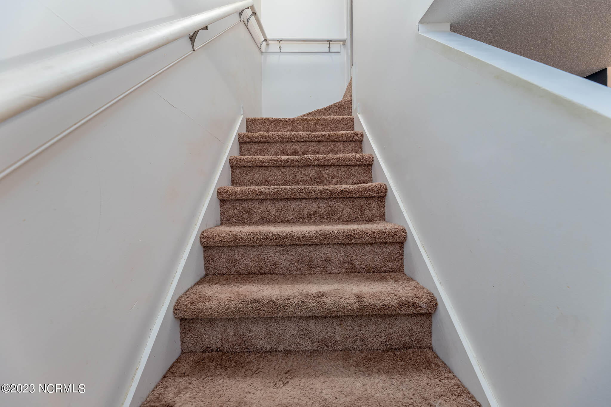 27 E Doris Avenue, 111