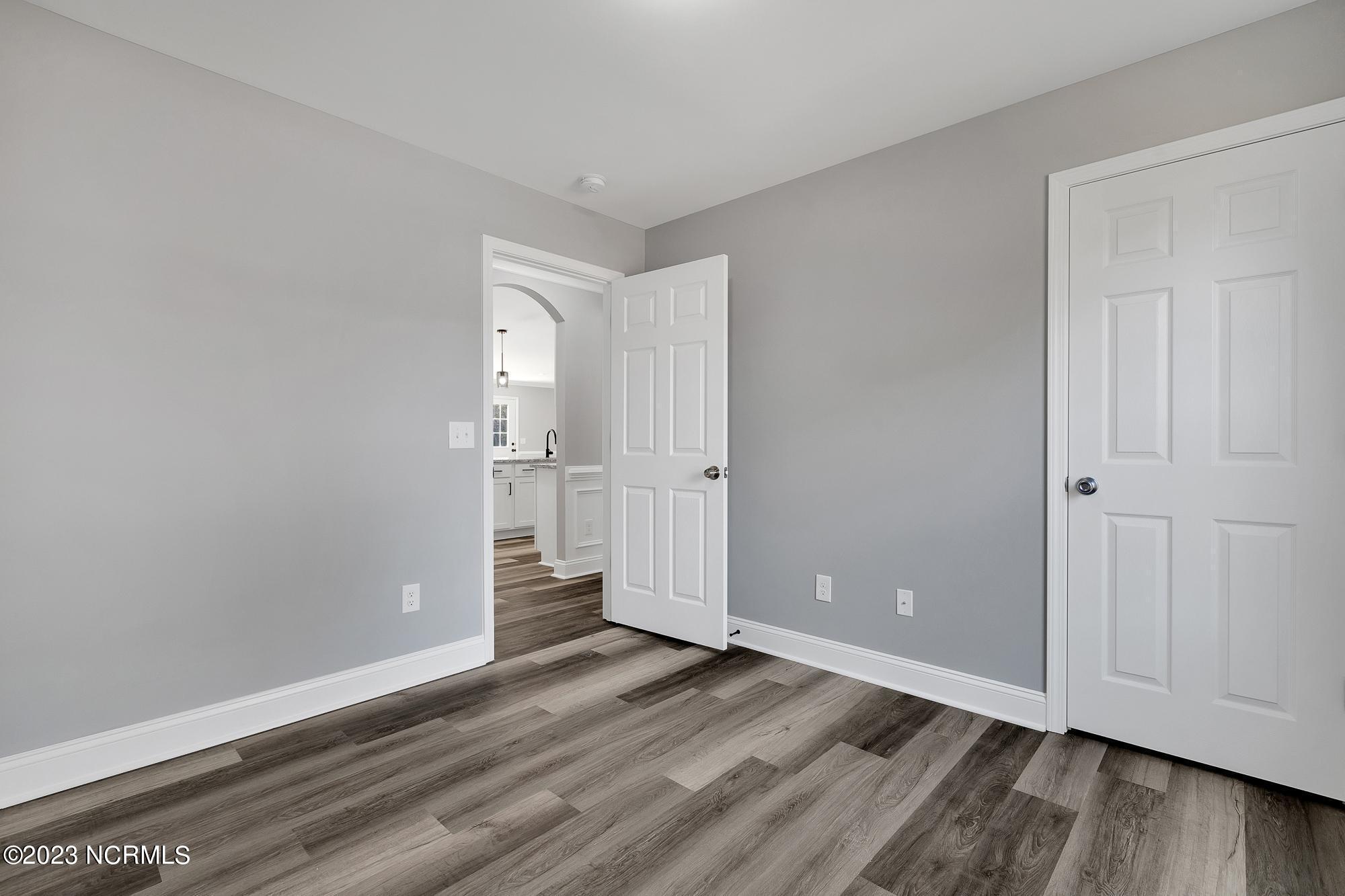 888 Old Folkstone Road