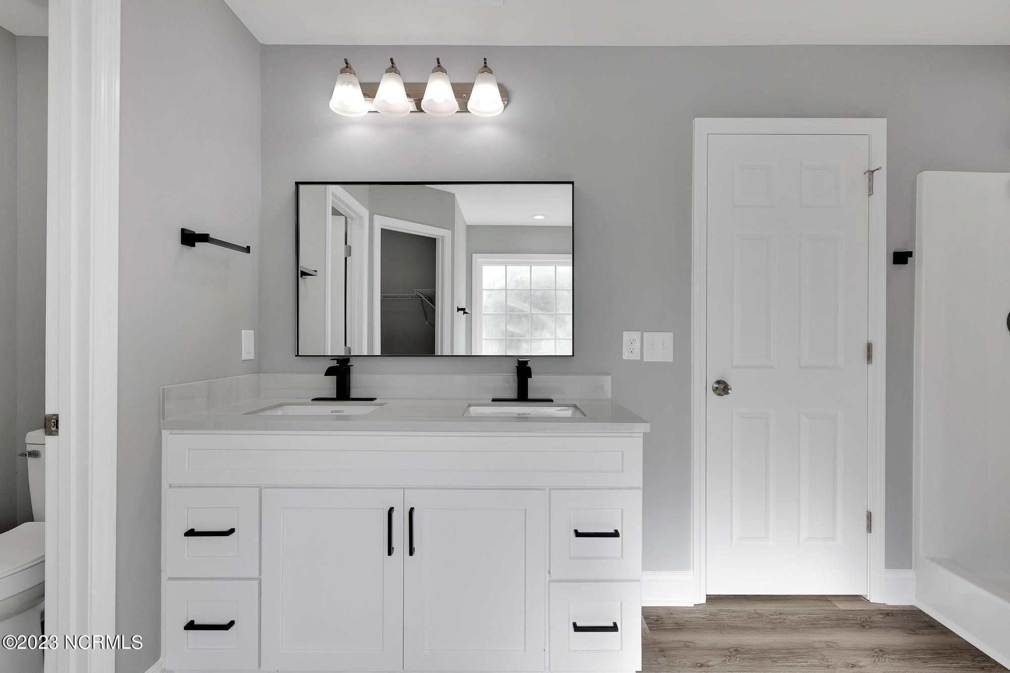 888 Old Folkstone Road