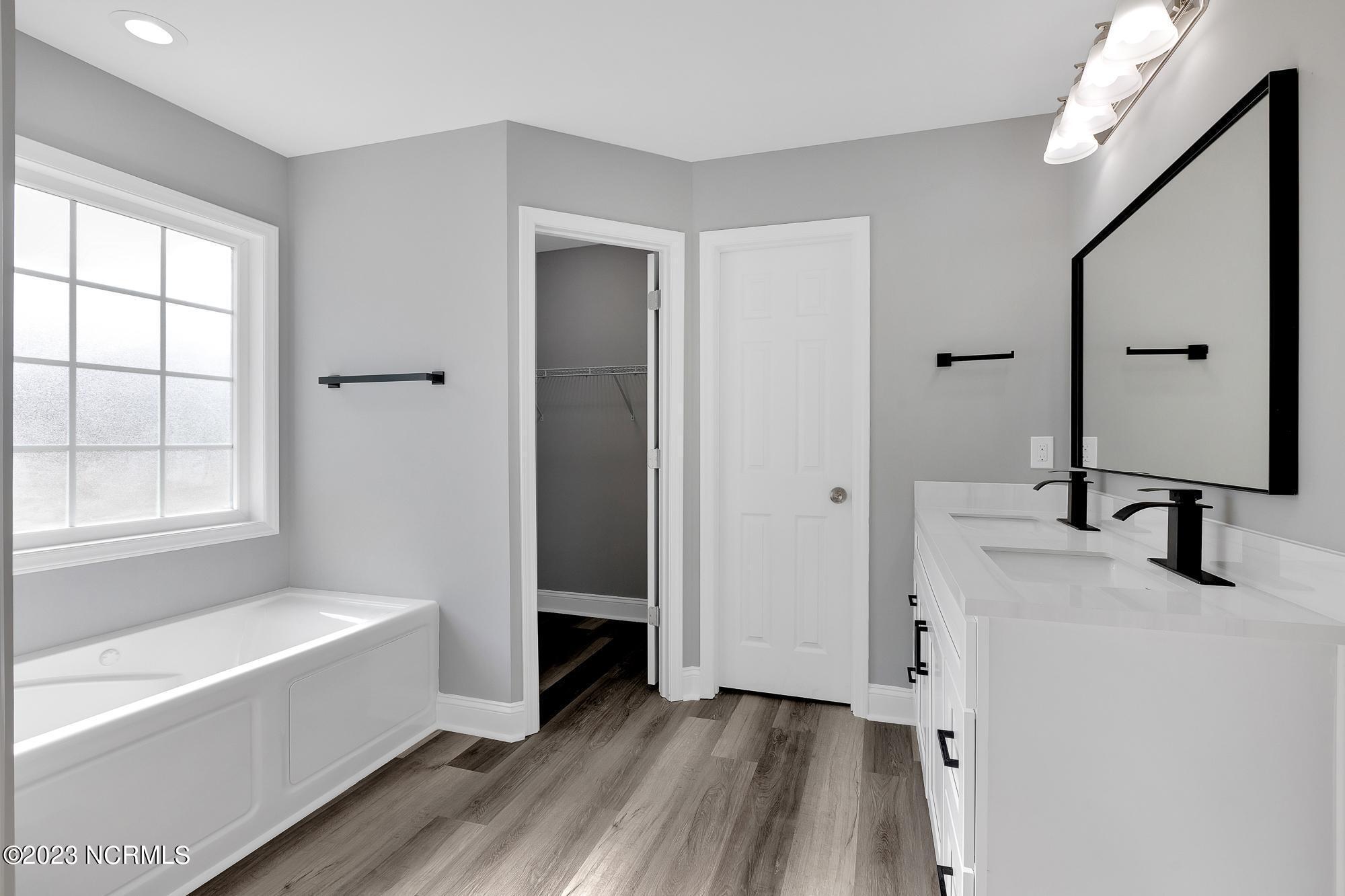 888 Old Folkstone Road