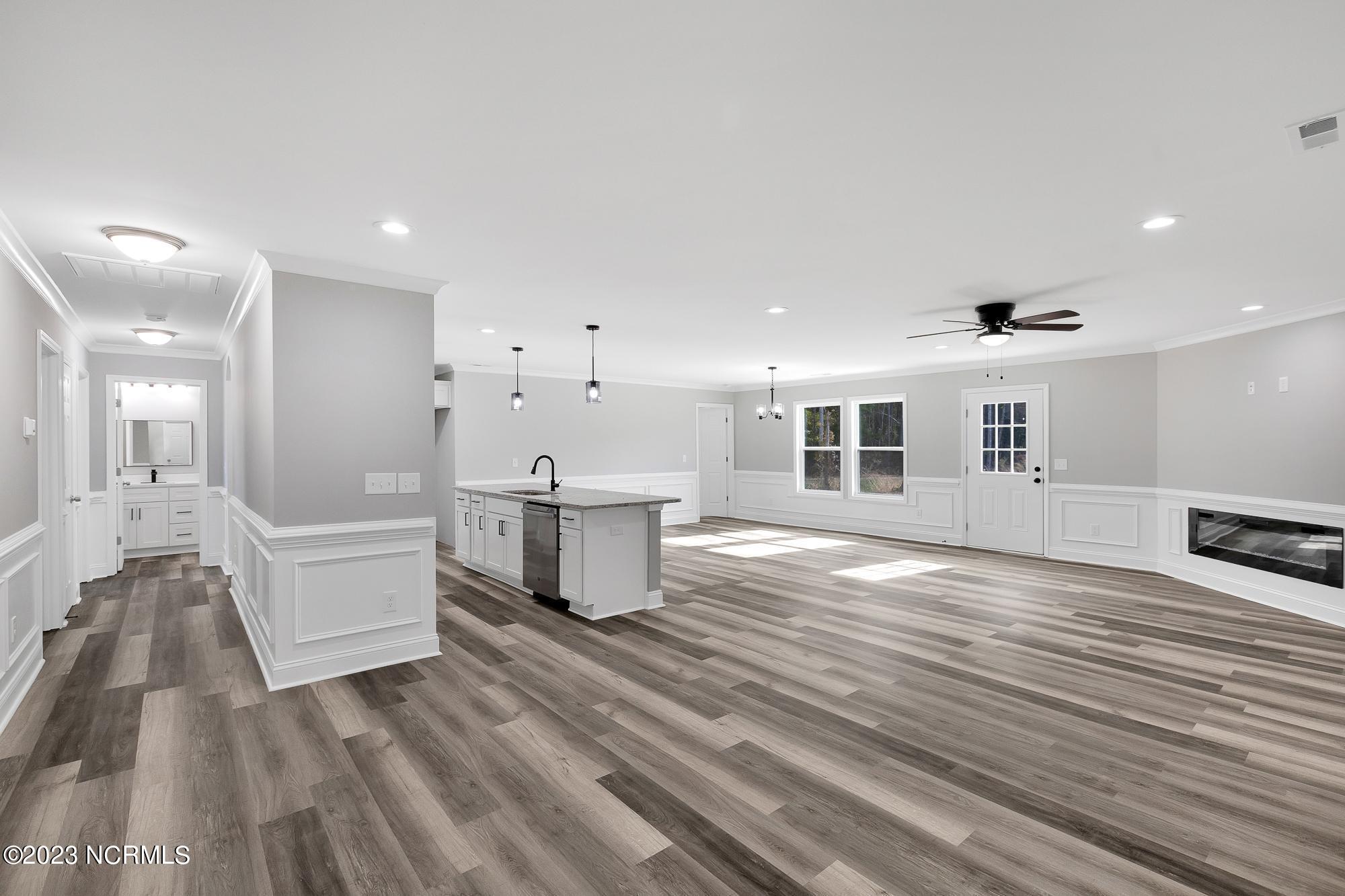 888 Old Folkstone Road