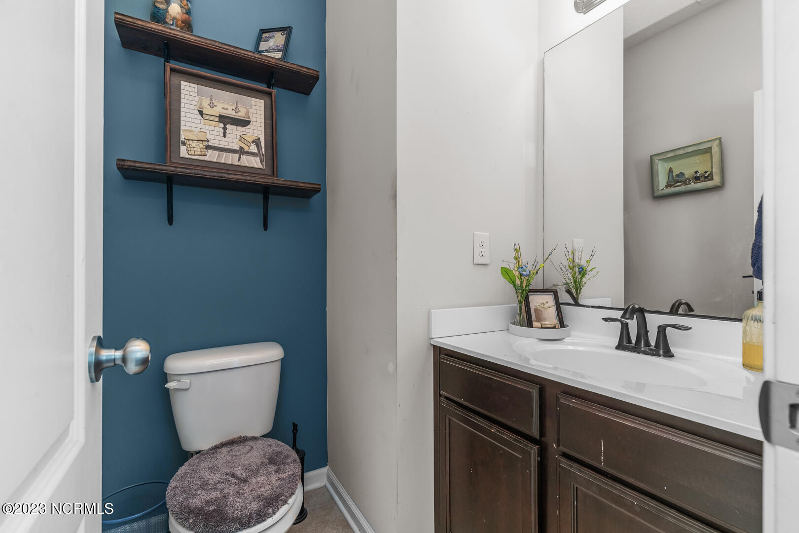 303 Aquamarine Circle