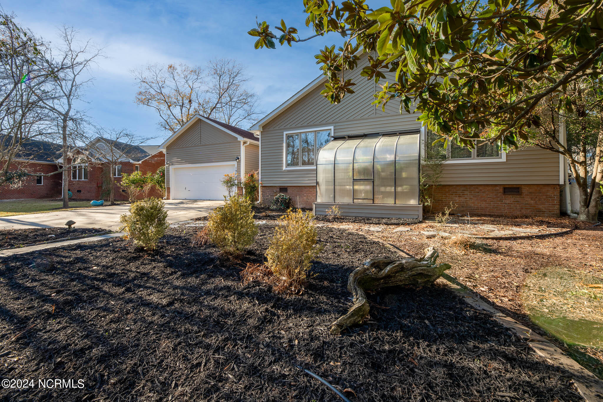 1904 Harbourside Drive