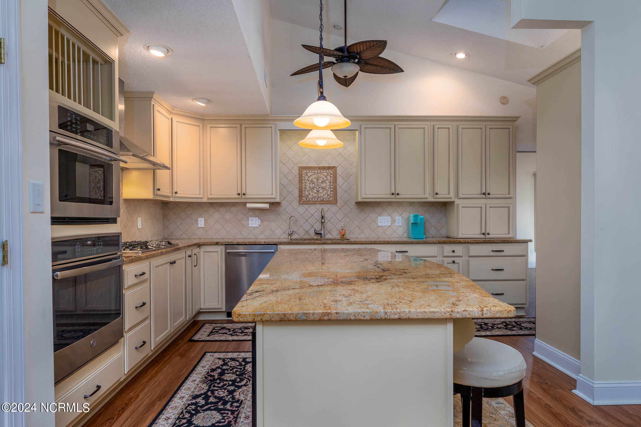 1904 Harbourside Drive