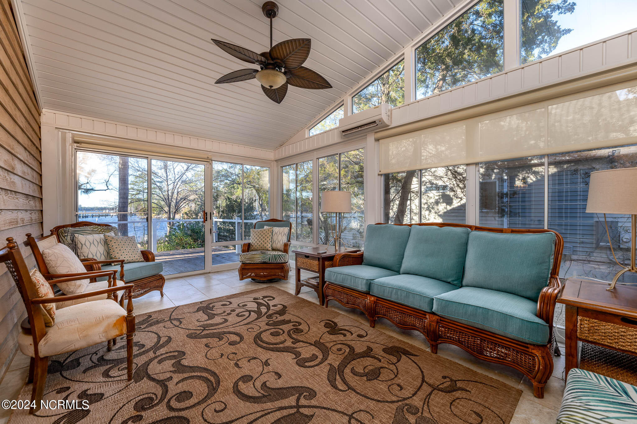 1904 Harbourside Drive