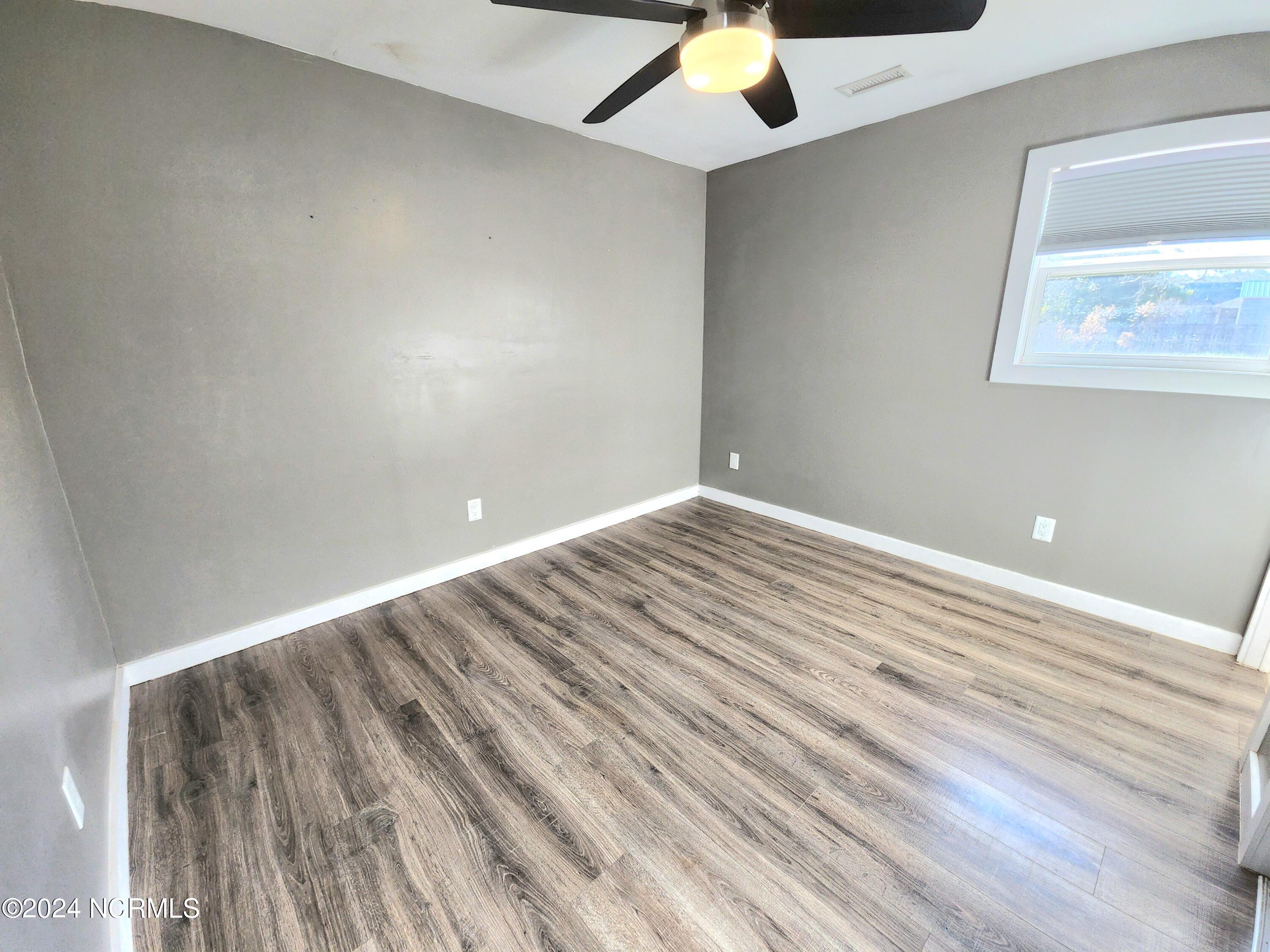 1698 Old Folkstone Road