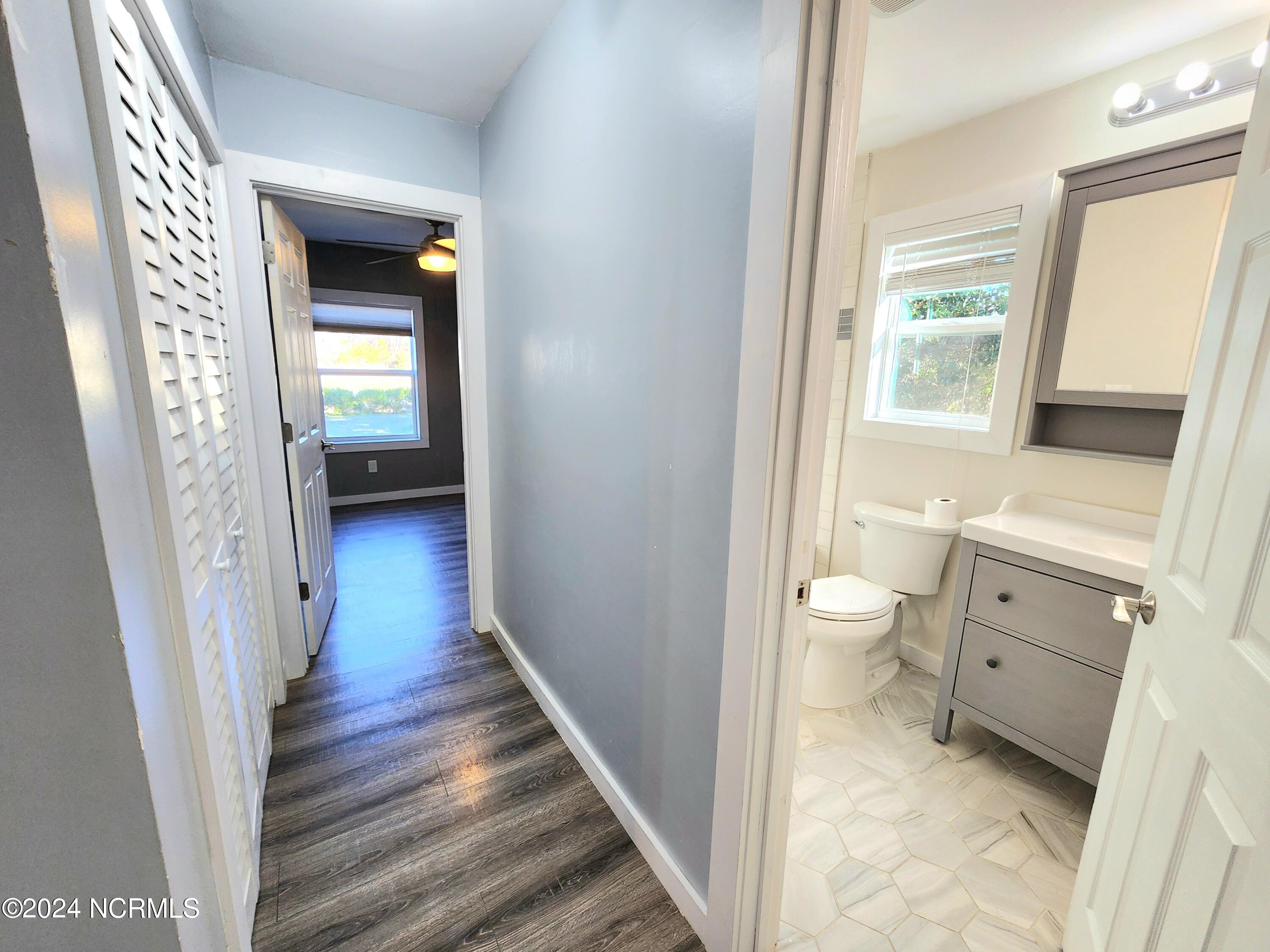 1698 Old Folkstone Road