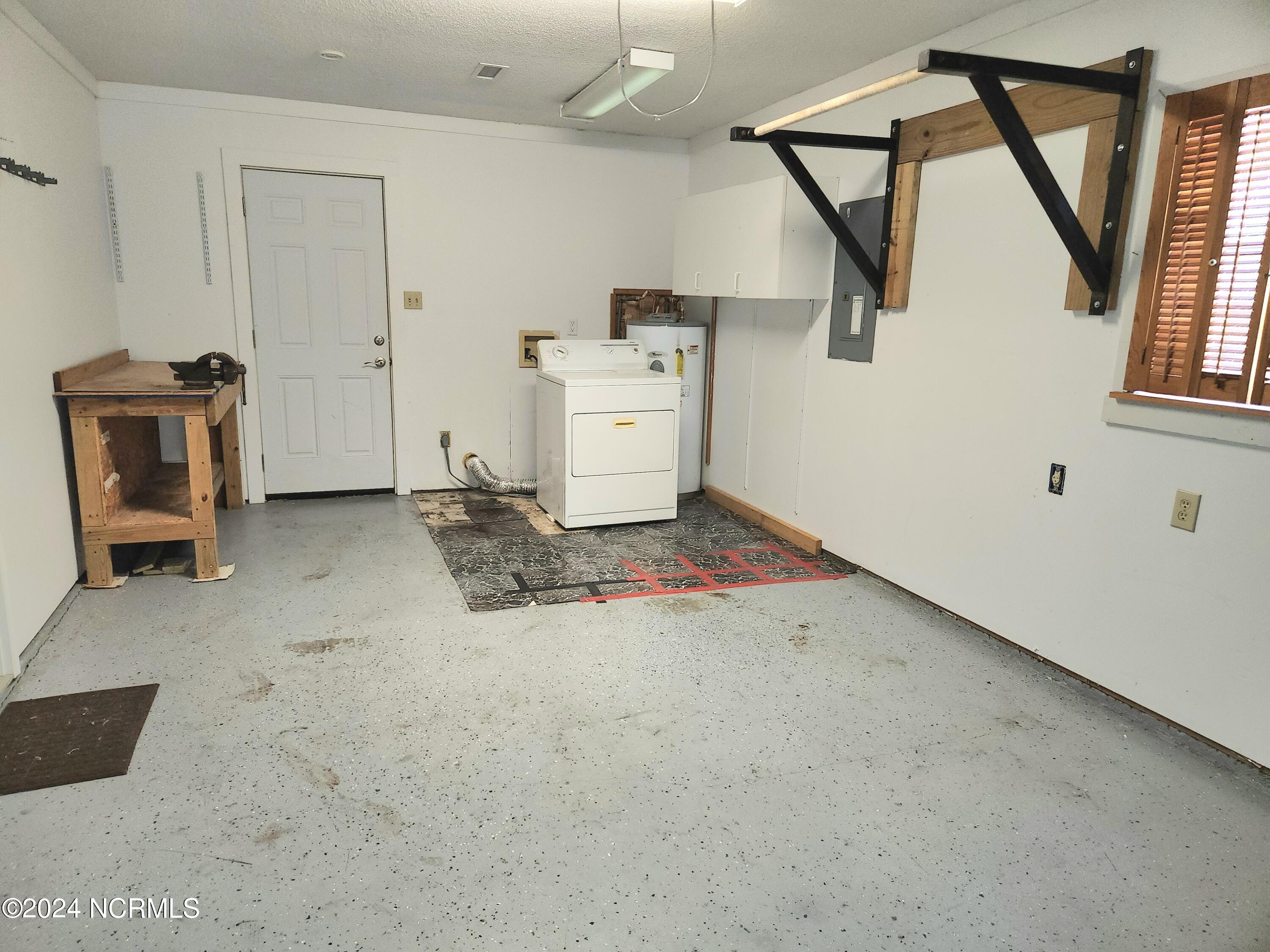 1698 Old Folkstone Road