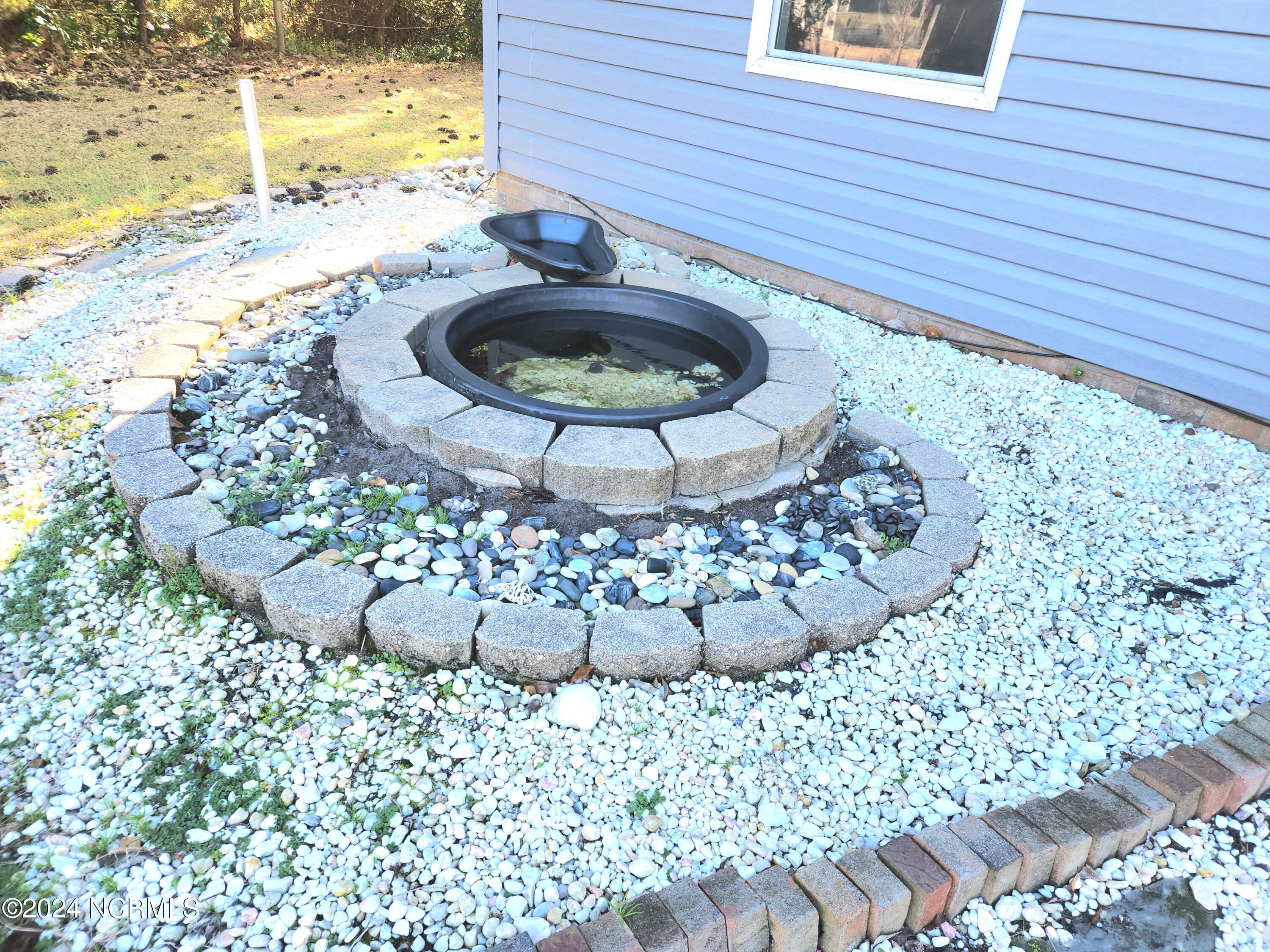 1698 Old Folkstone Road