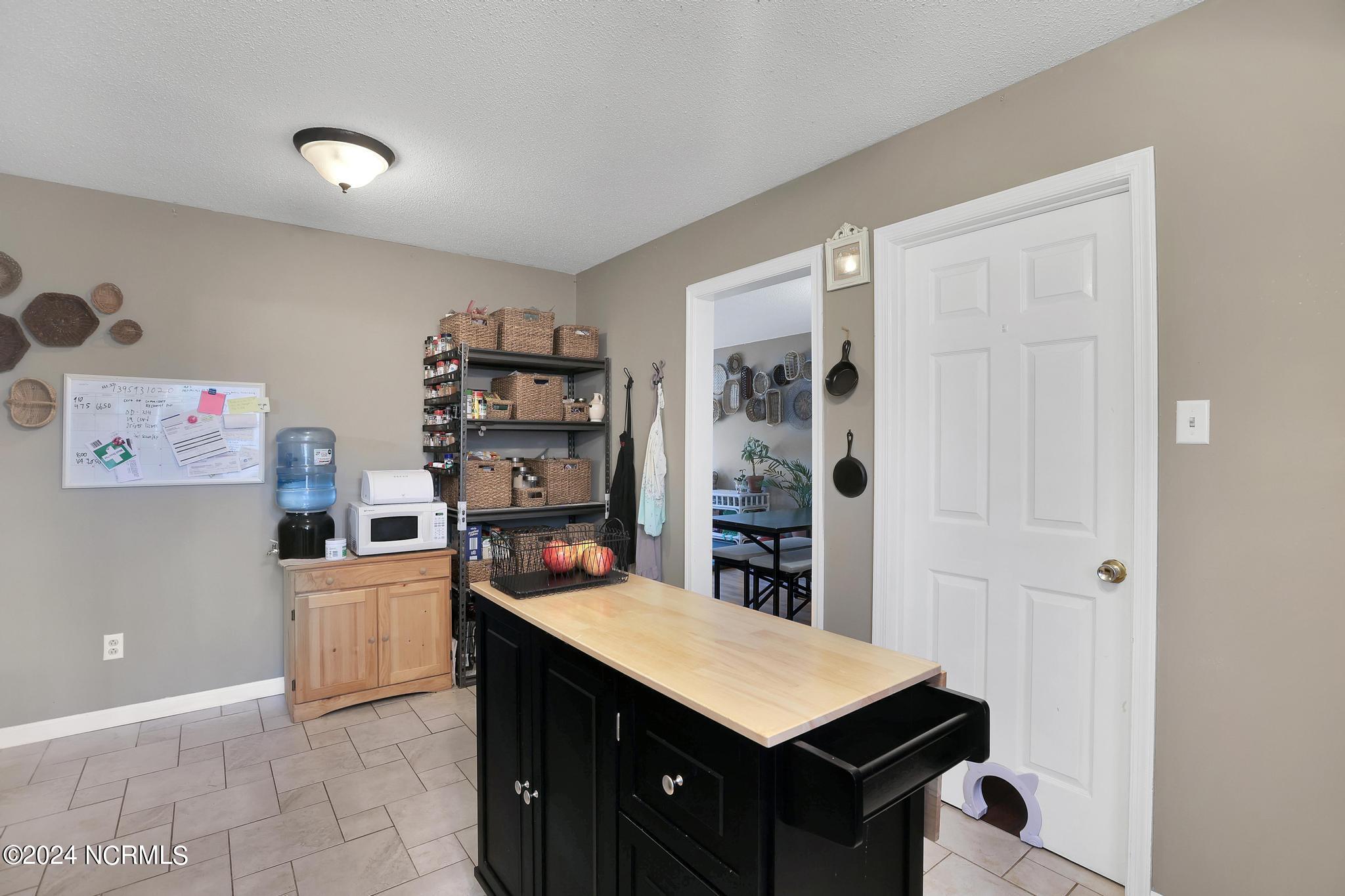 513 W Springhill Terrace