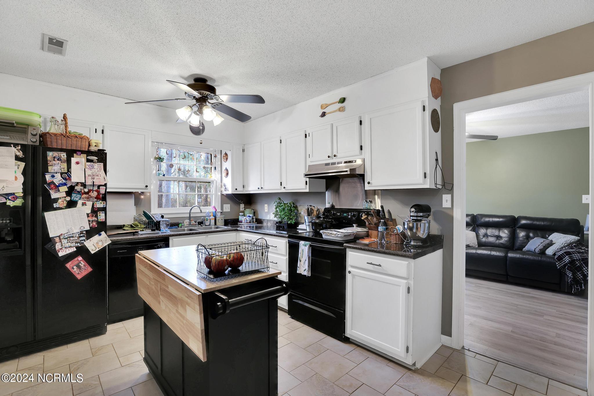 513 W Springhill Terrace