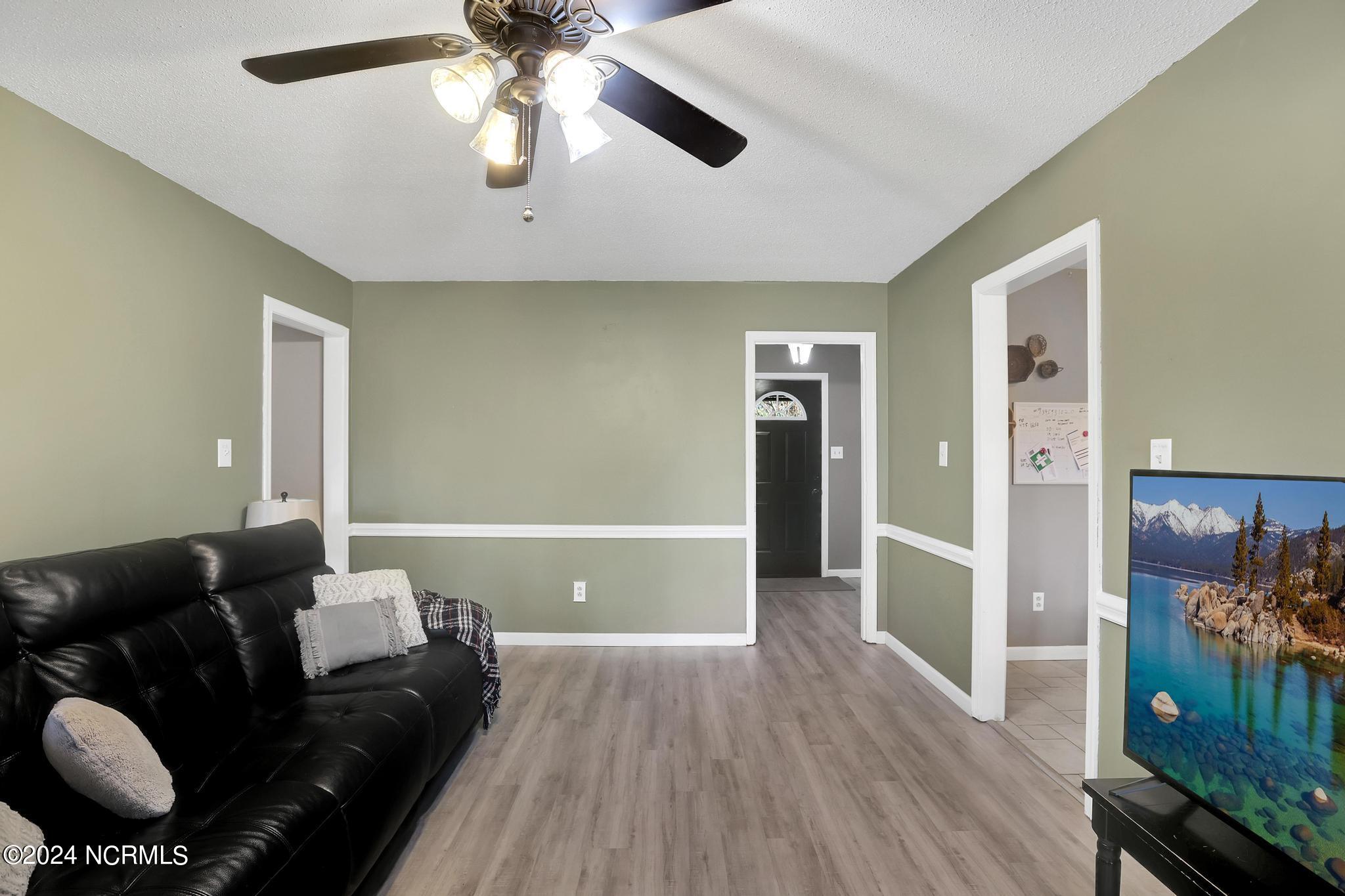 513 W Springhill Terrace